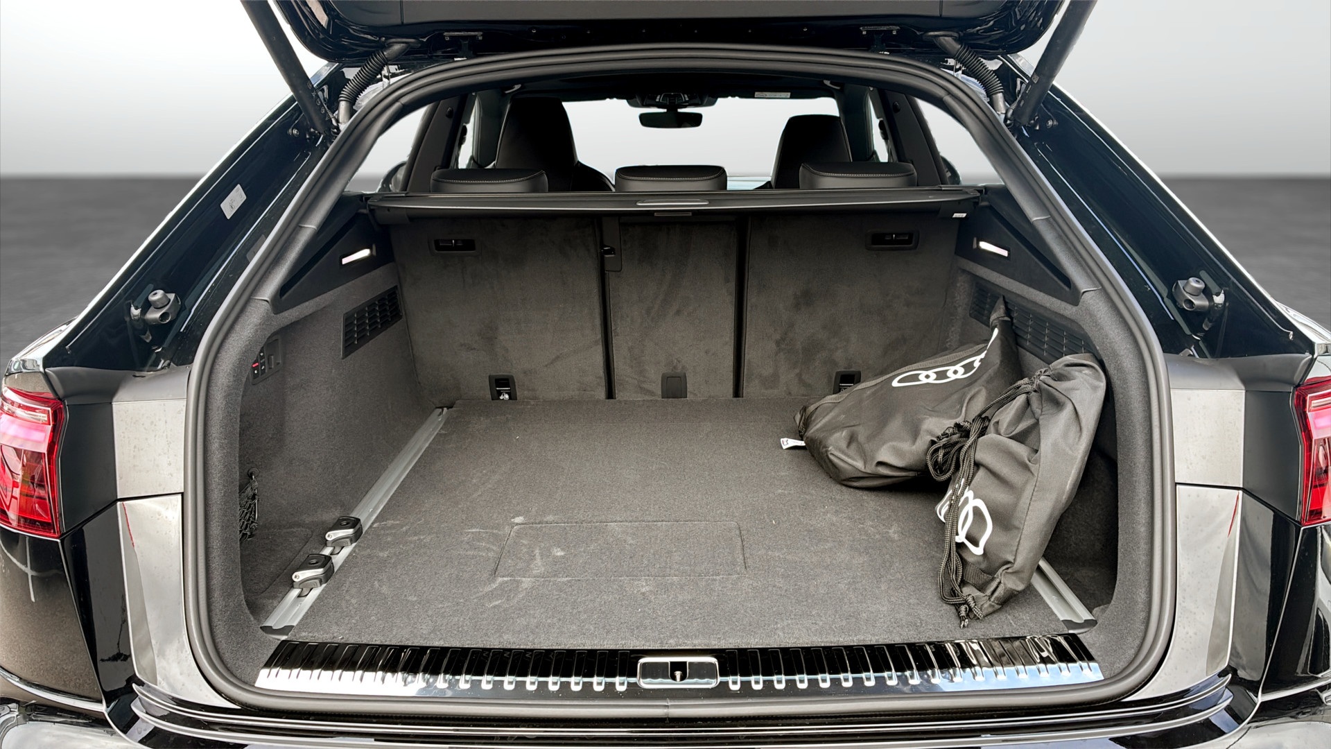 Audi Q8 AAP28T
