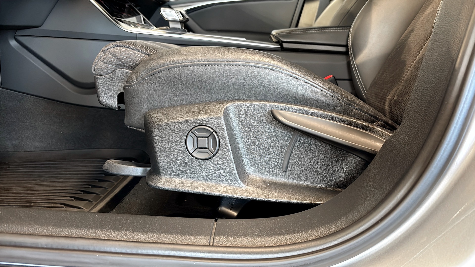 Audi A6 Avant AAU23C