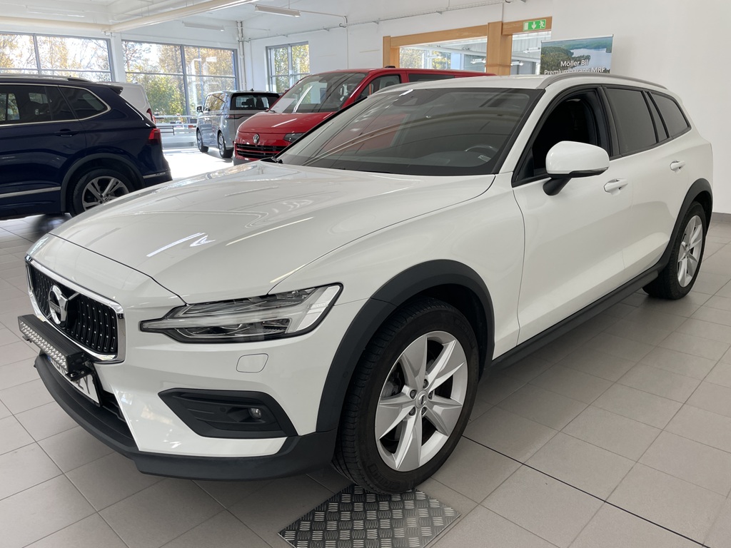 Volvo V60 Cross Country ABR62Y