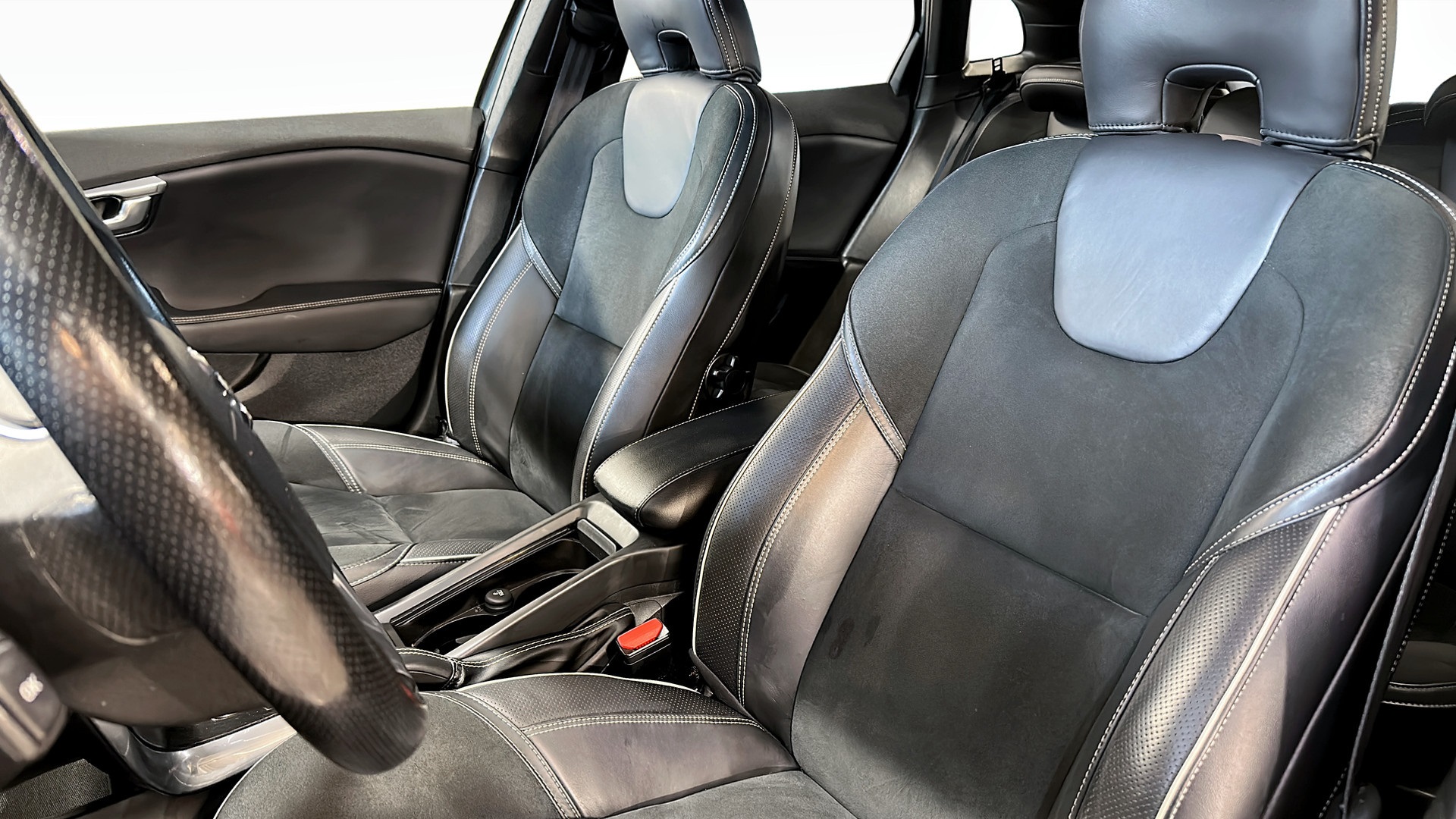 Volvo V40 ACJ13U