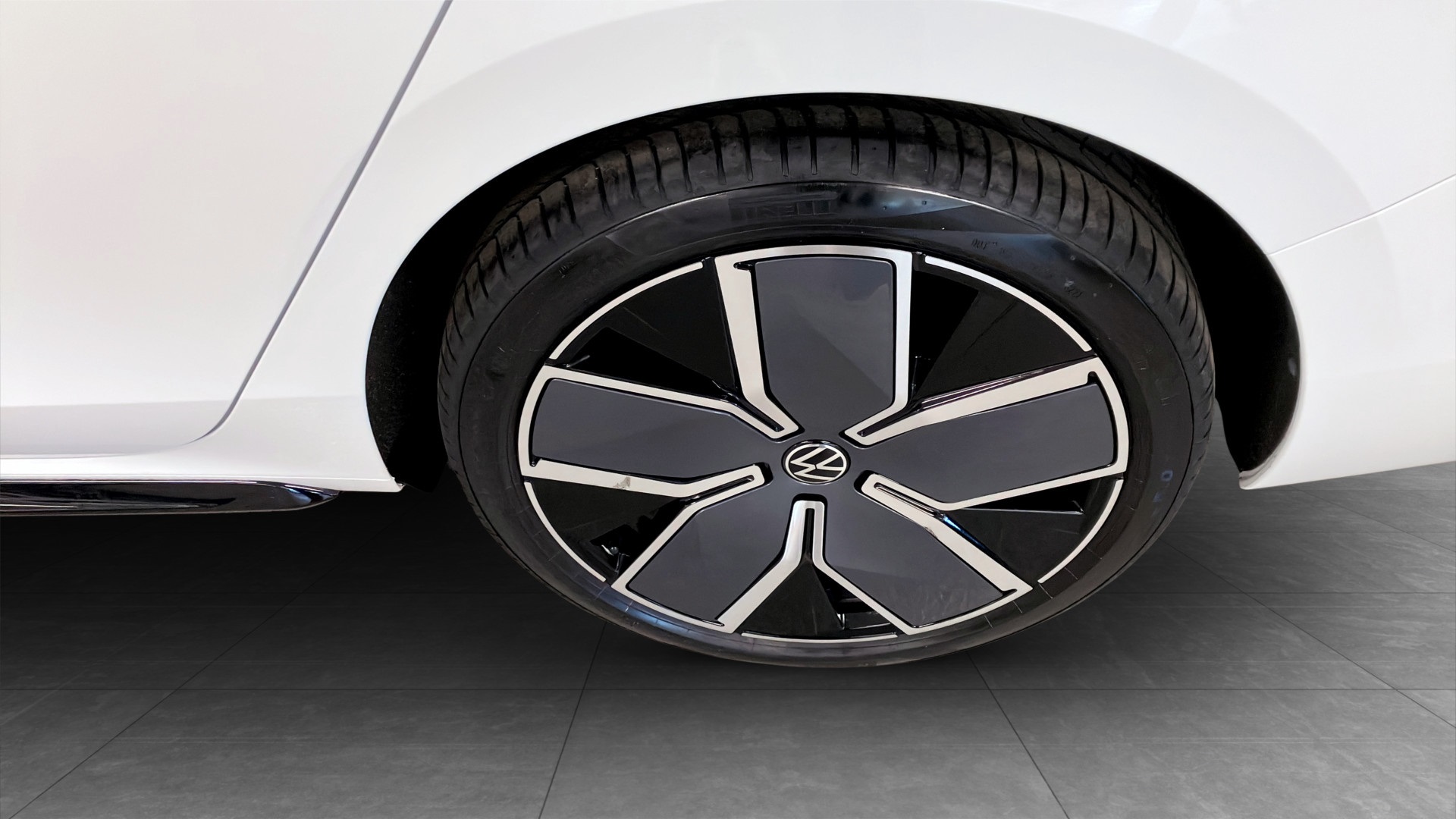 Volkswagen Passat ADK29J