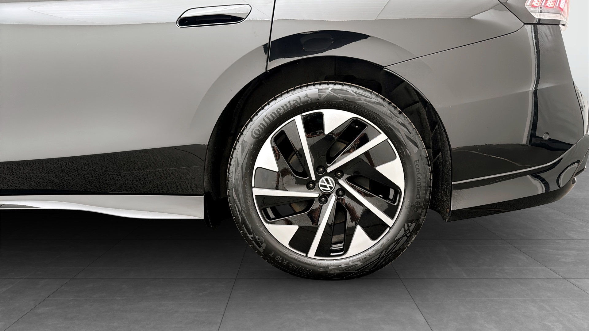 Volkswagen ID.7 ADL82M