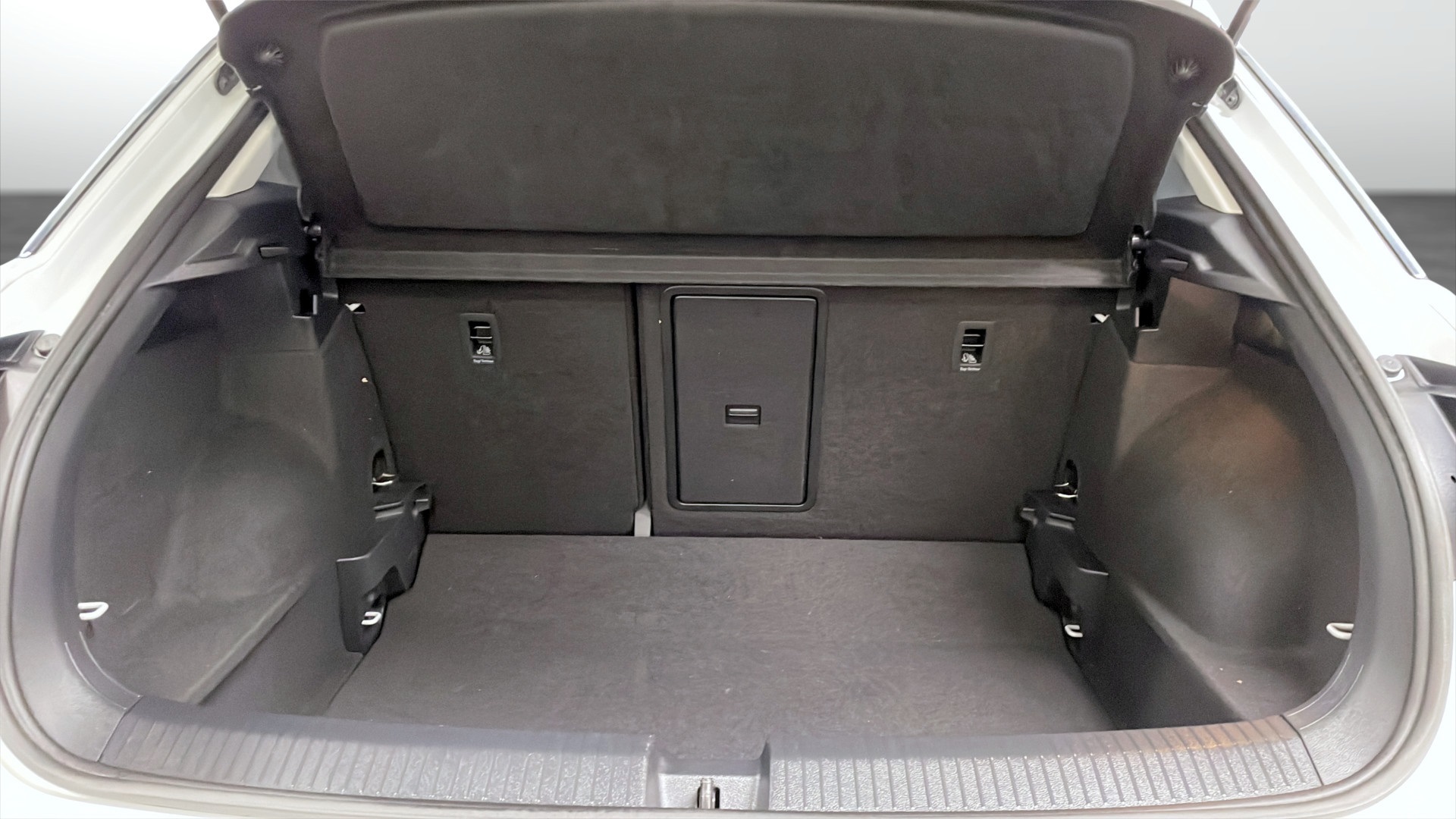 Volkswagen T-Roc AEF17K