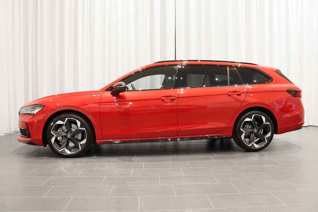 Skoda Superb Combi AEY65L