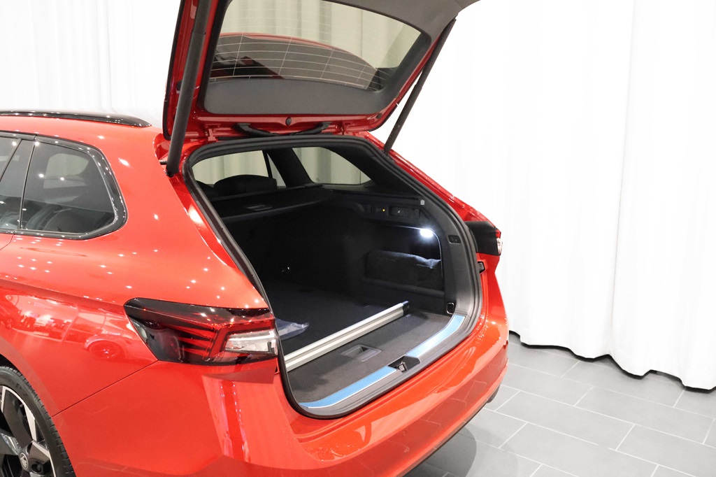 Skoda Superb Combi AEY65L