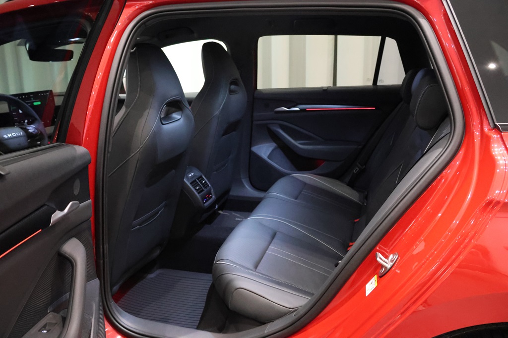 Skoda Superb Combi AEY65L