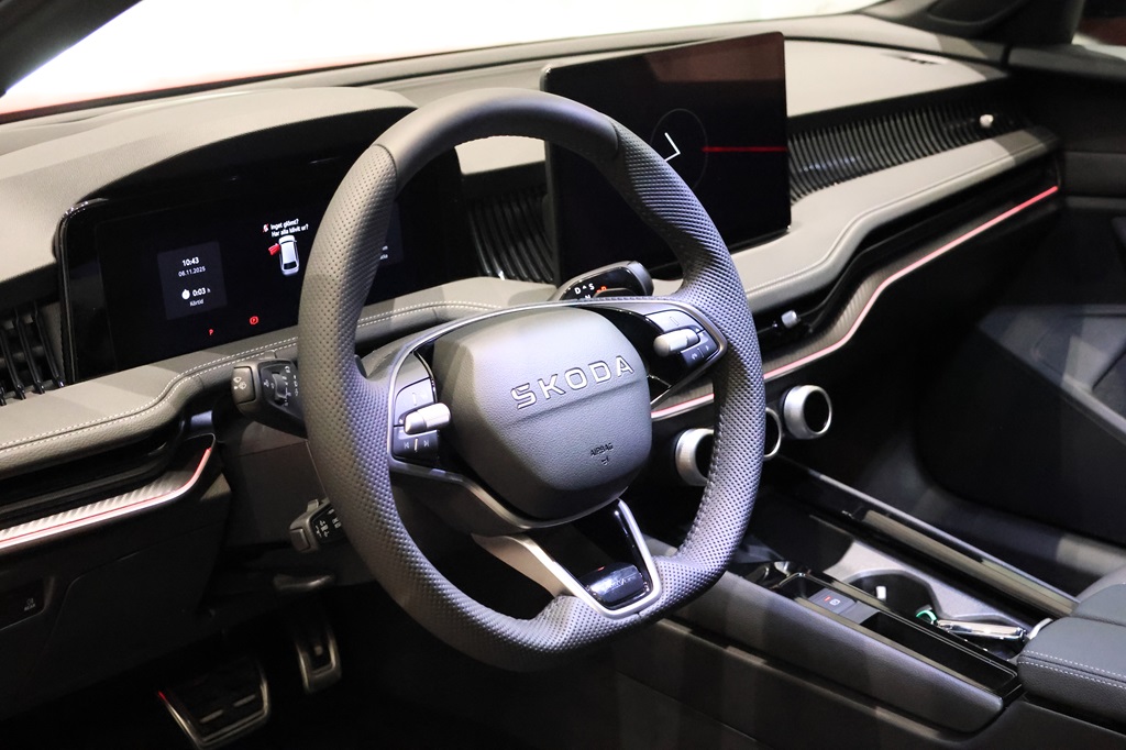 Skoda Superb Combi AEY65L