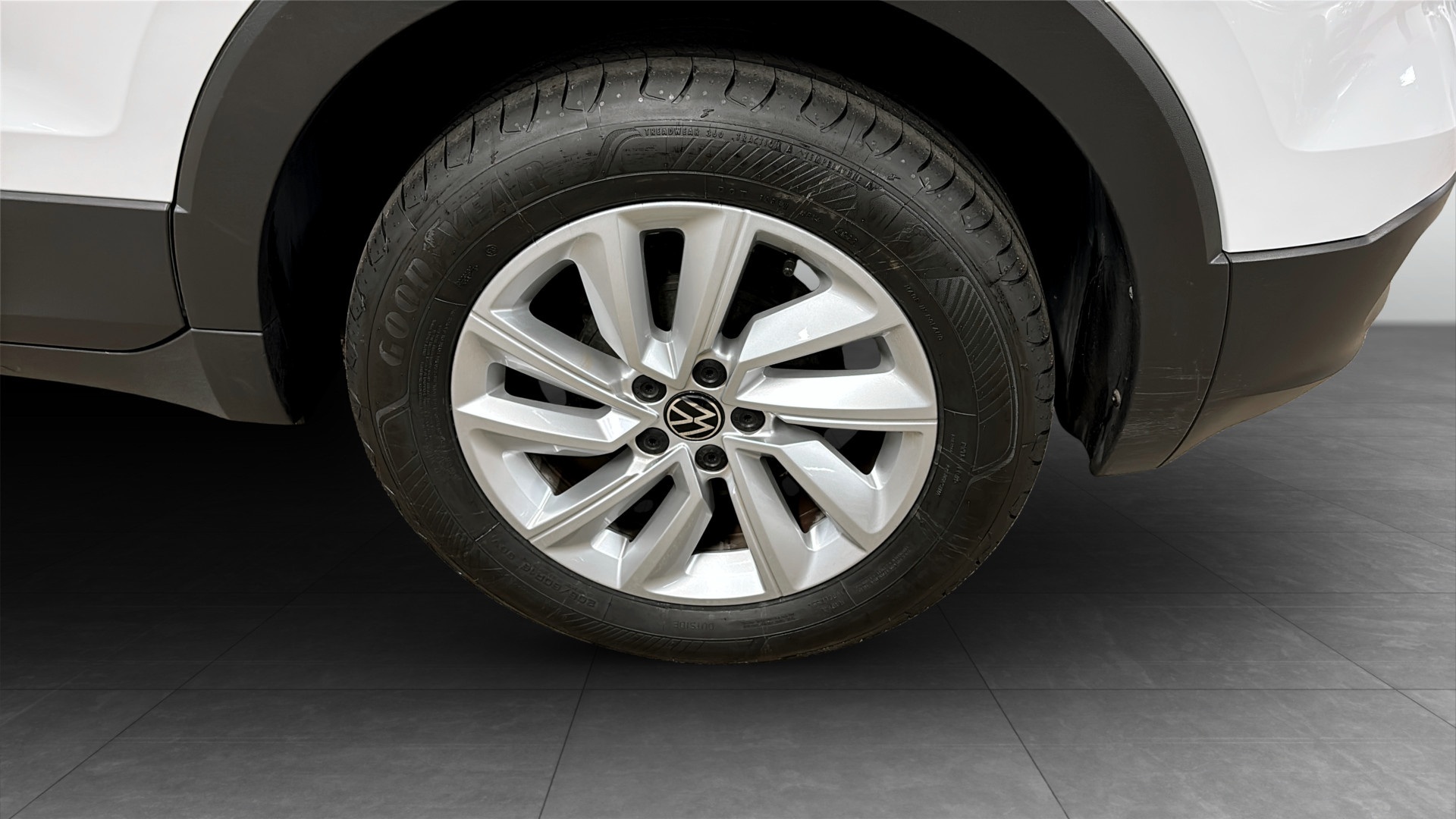 Volkswagen T-Cross AGD93T