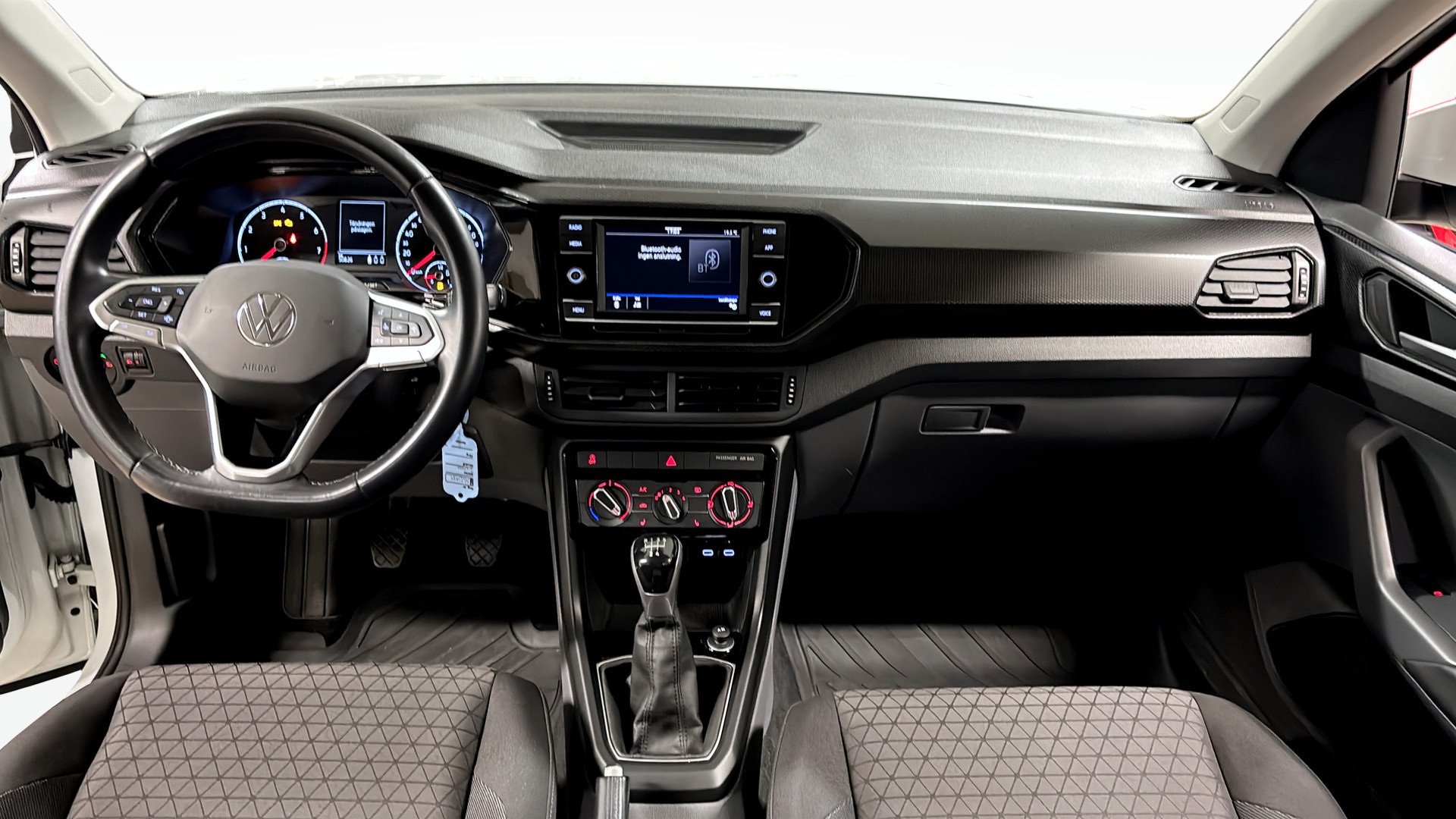Volkswagen T-Cross AGD93T