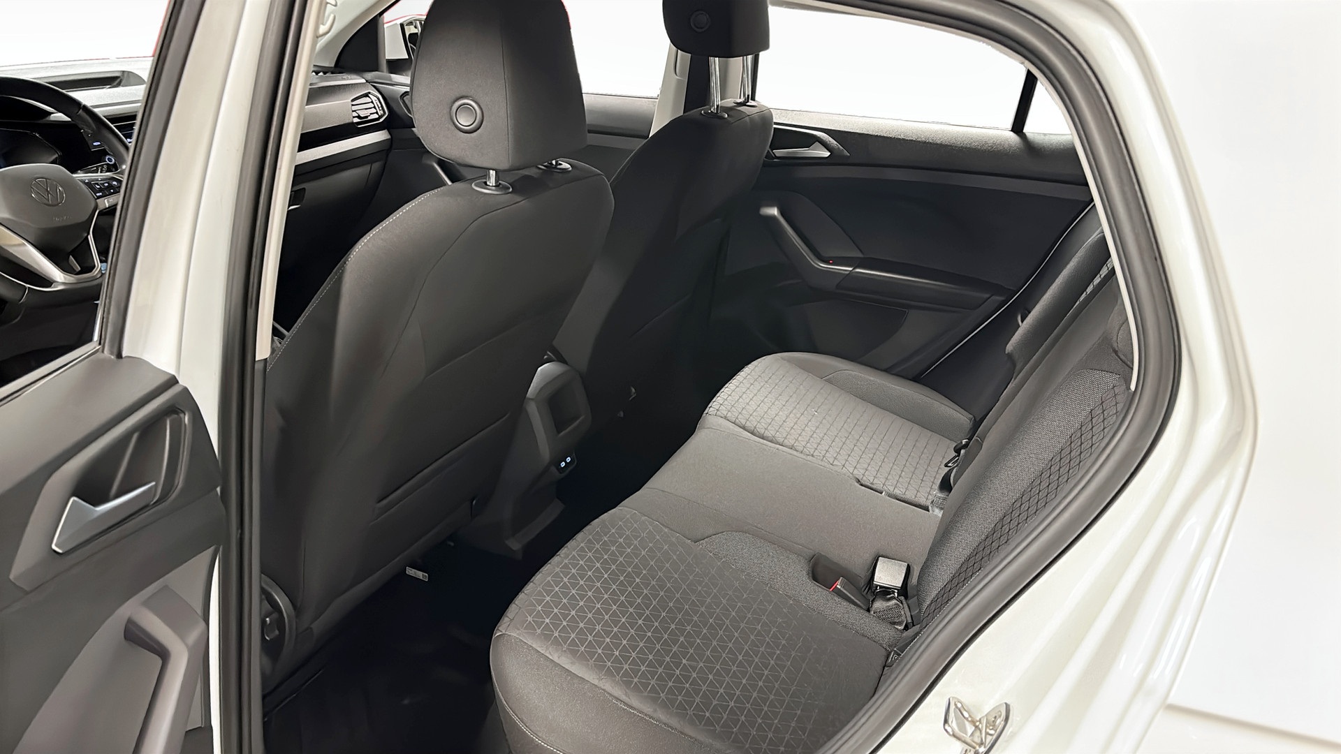 Volkswagen T-Cross AGD93T
