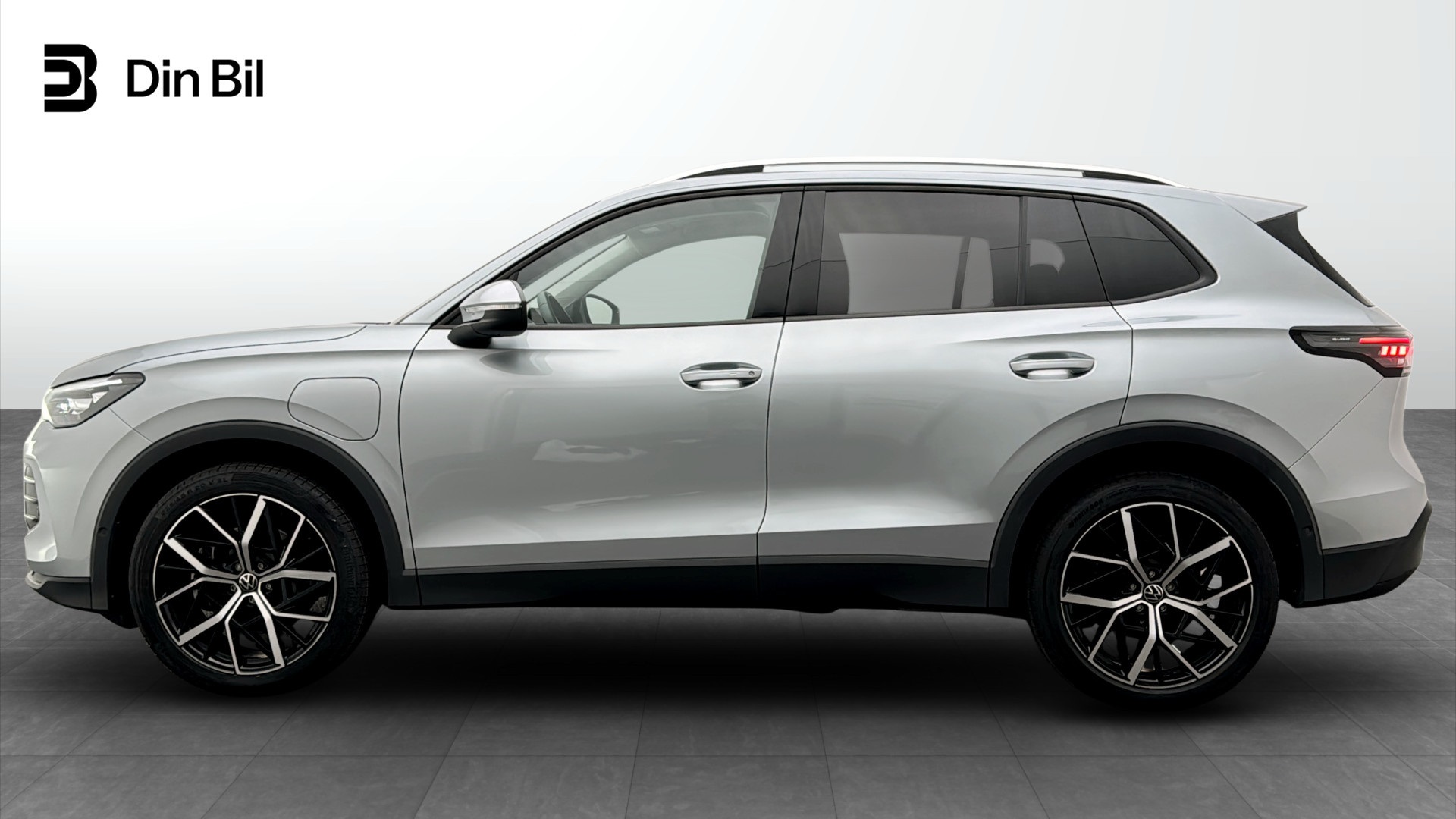 Volkswagen Tiguan AGJ82S