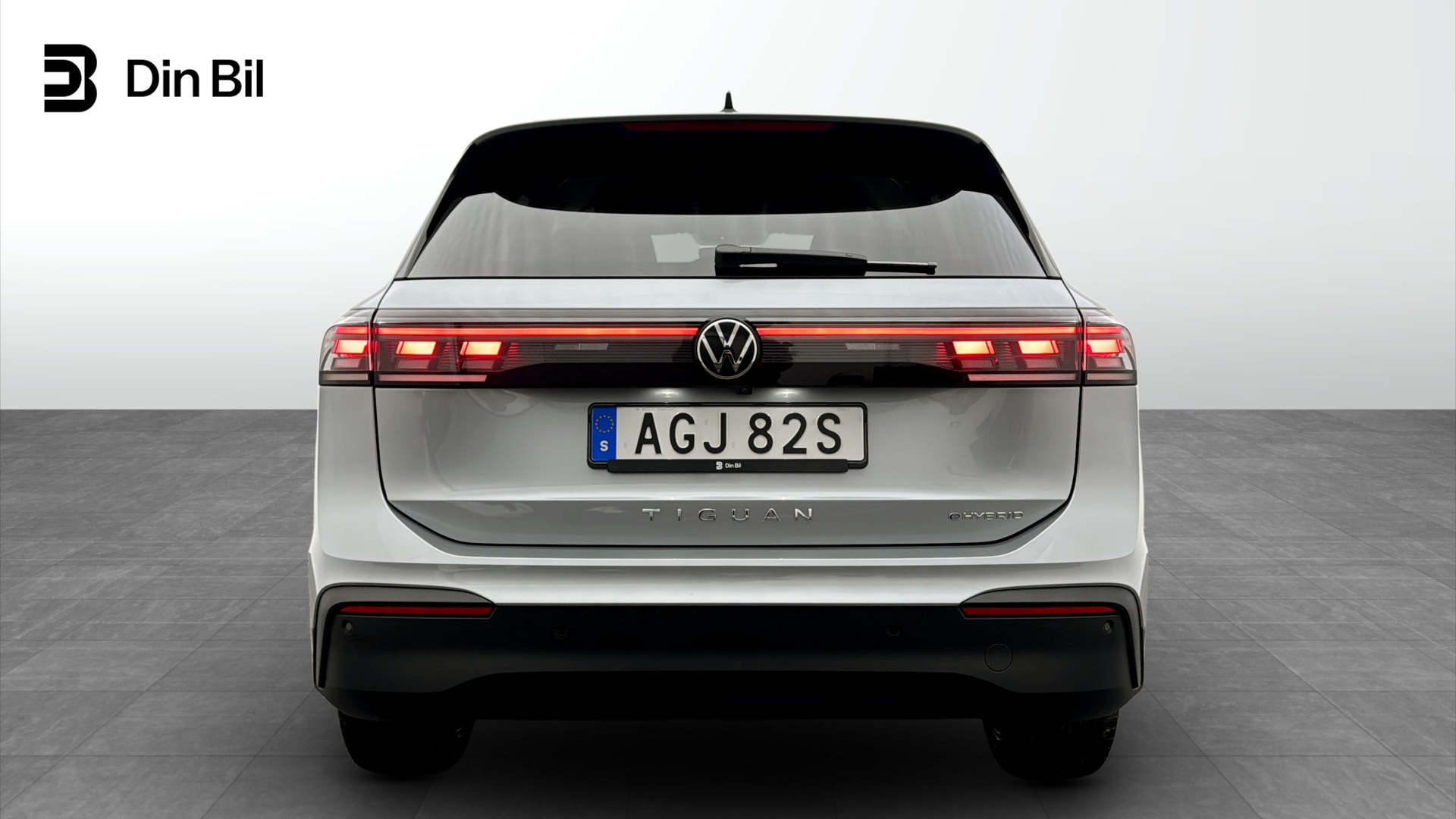 Volkswagen Tiguan AGJ82S