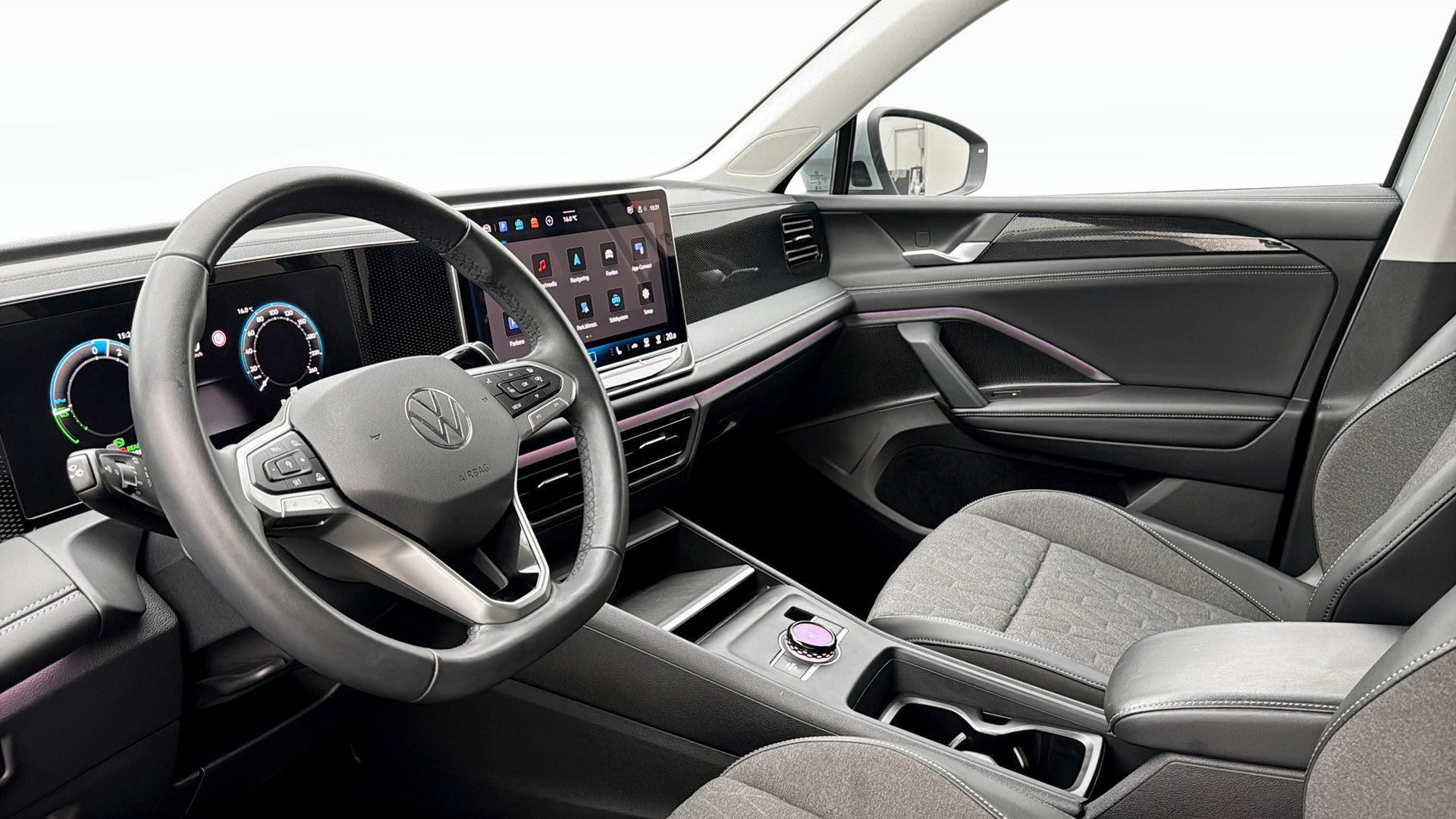 Volkswagen Tiguan AGJ82S