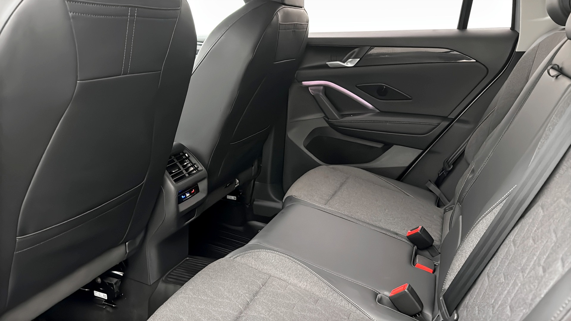 Volkswagen Tiguan AGJ82S