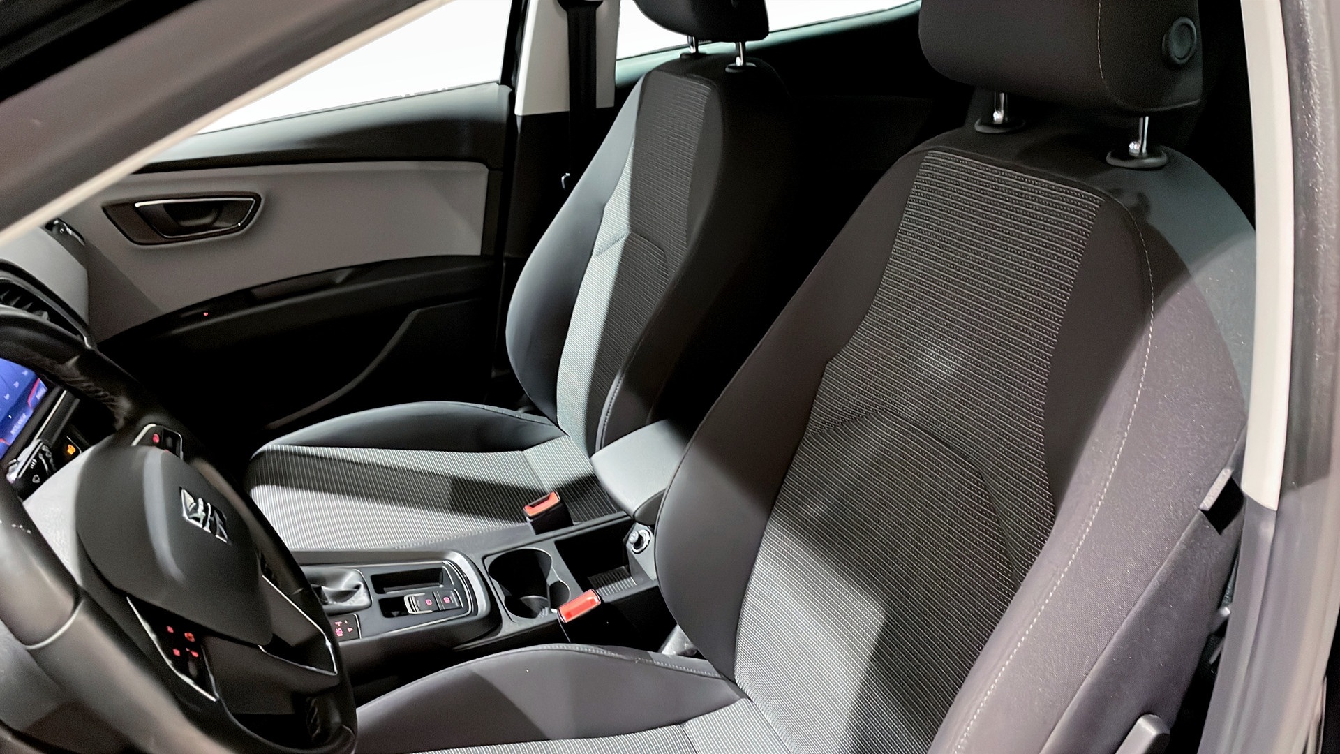 SEAT Leon AGK11T