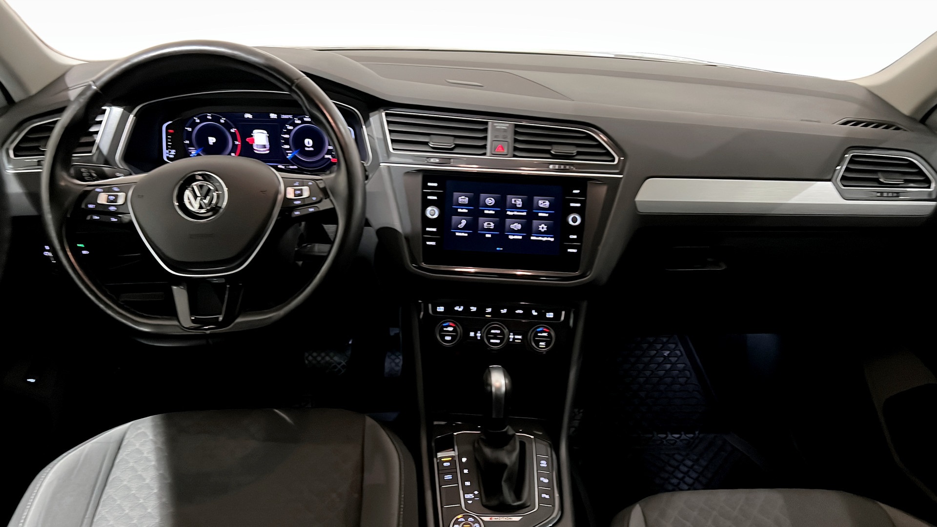 Volkswagen Tiguan AHF62E