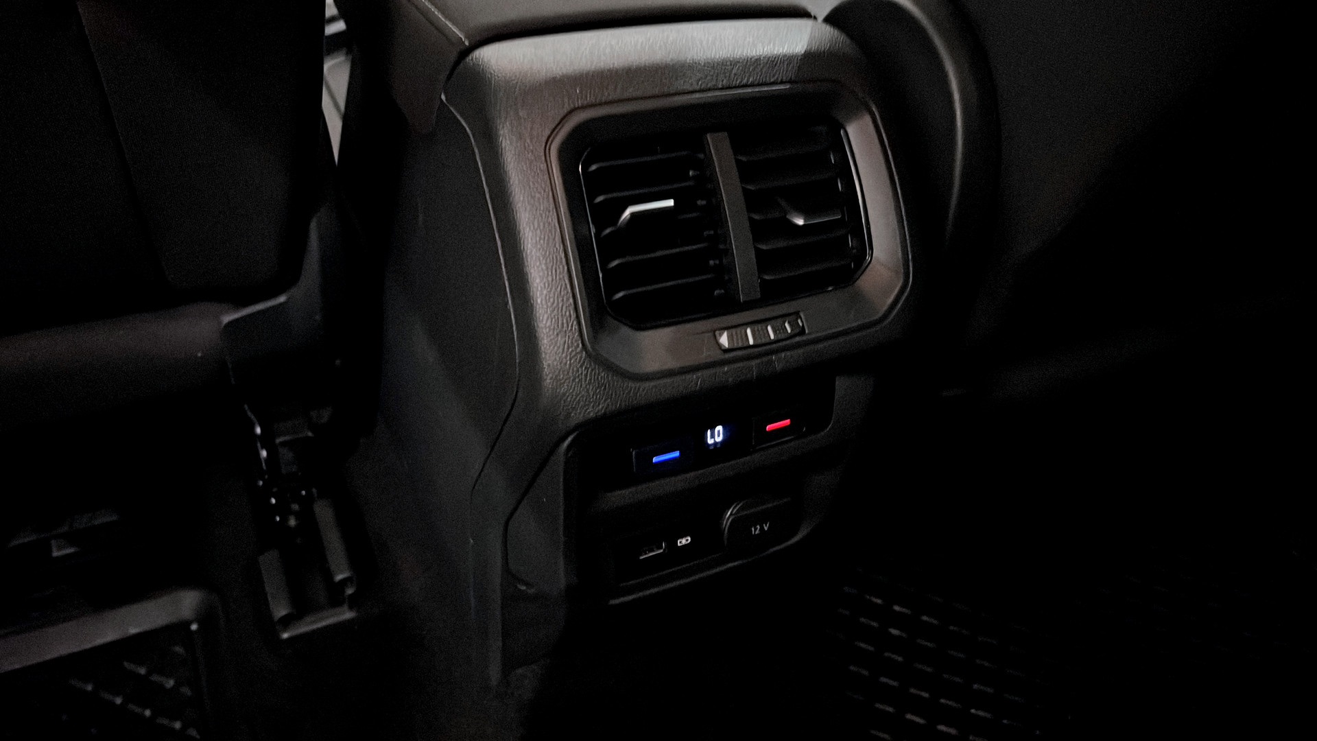 Volkswagen Tiguan AHF62E