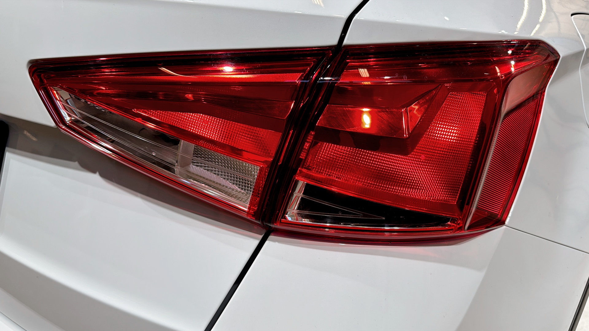 SEAT Arona AHJ28R