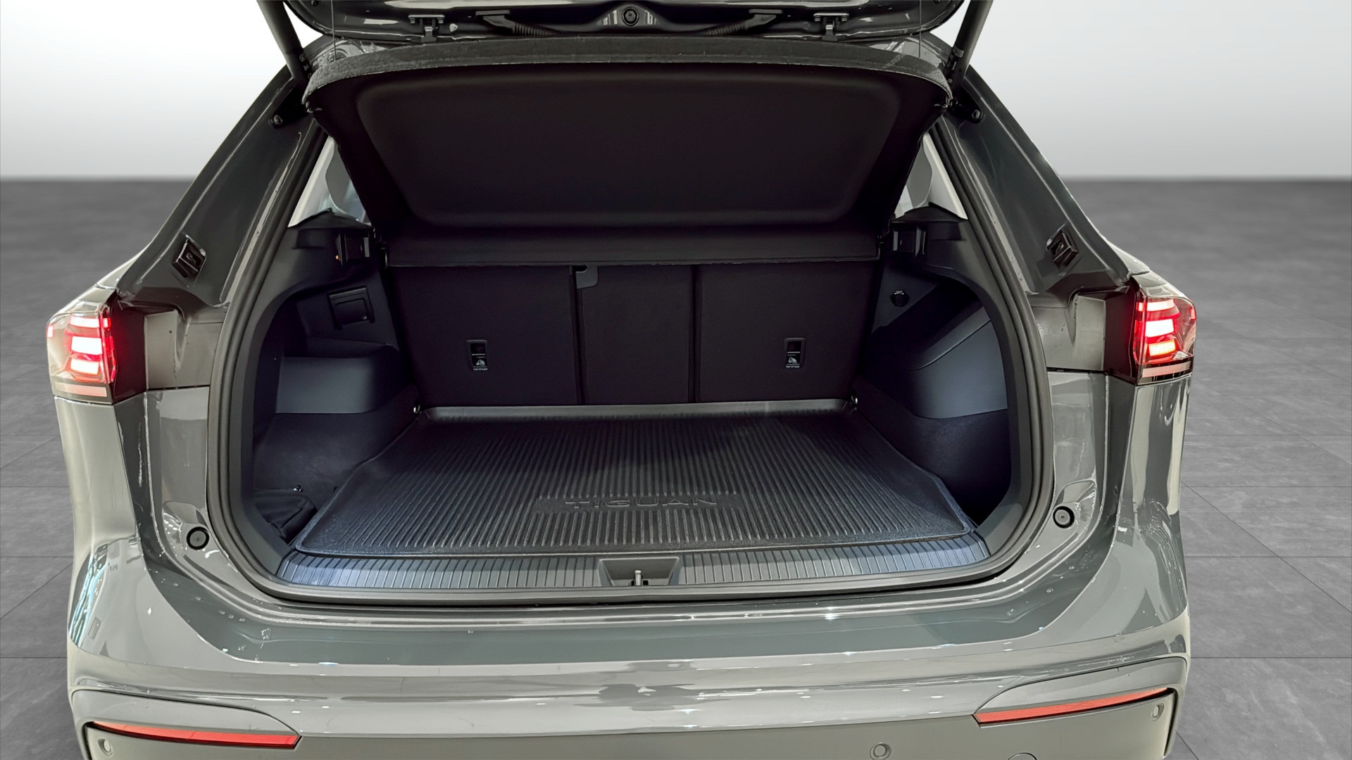 Volkswagen Tiguan AHJ67R