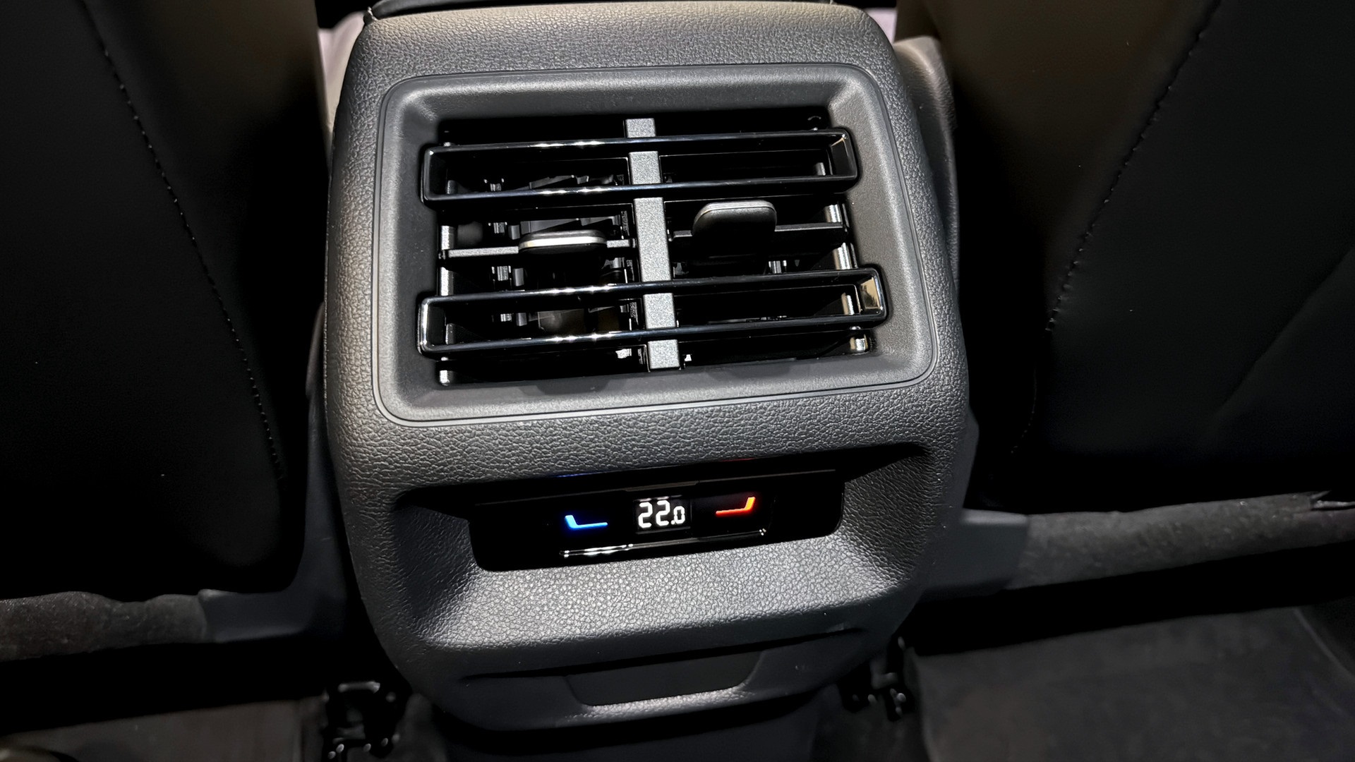 Volkswagen Tiguan AHJ67R
