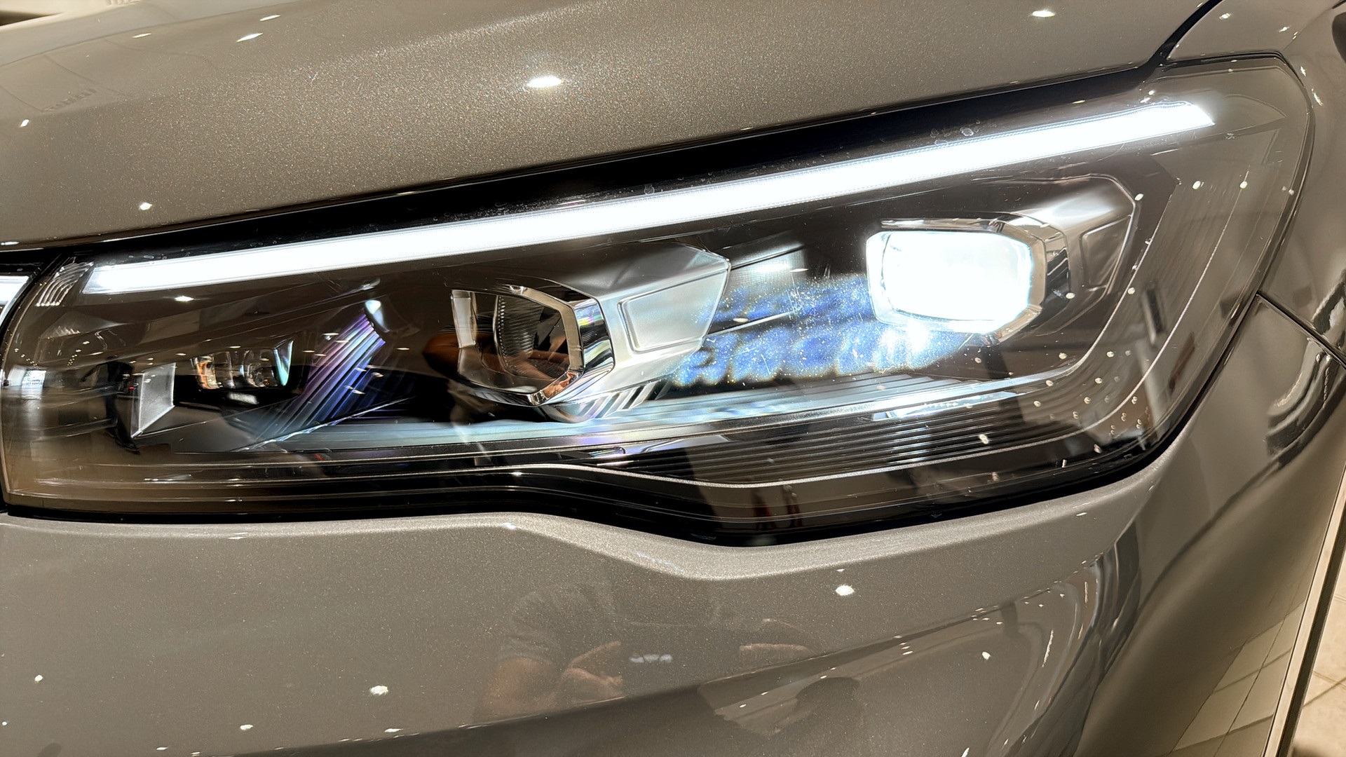 Volkswagen Tiguan AHJ67R