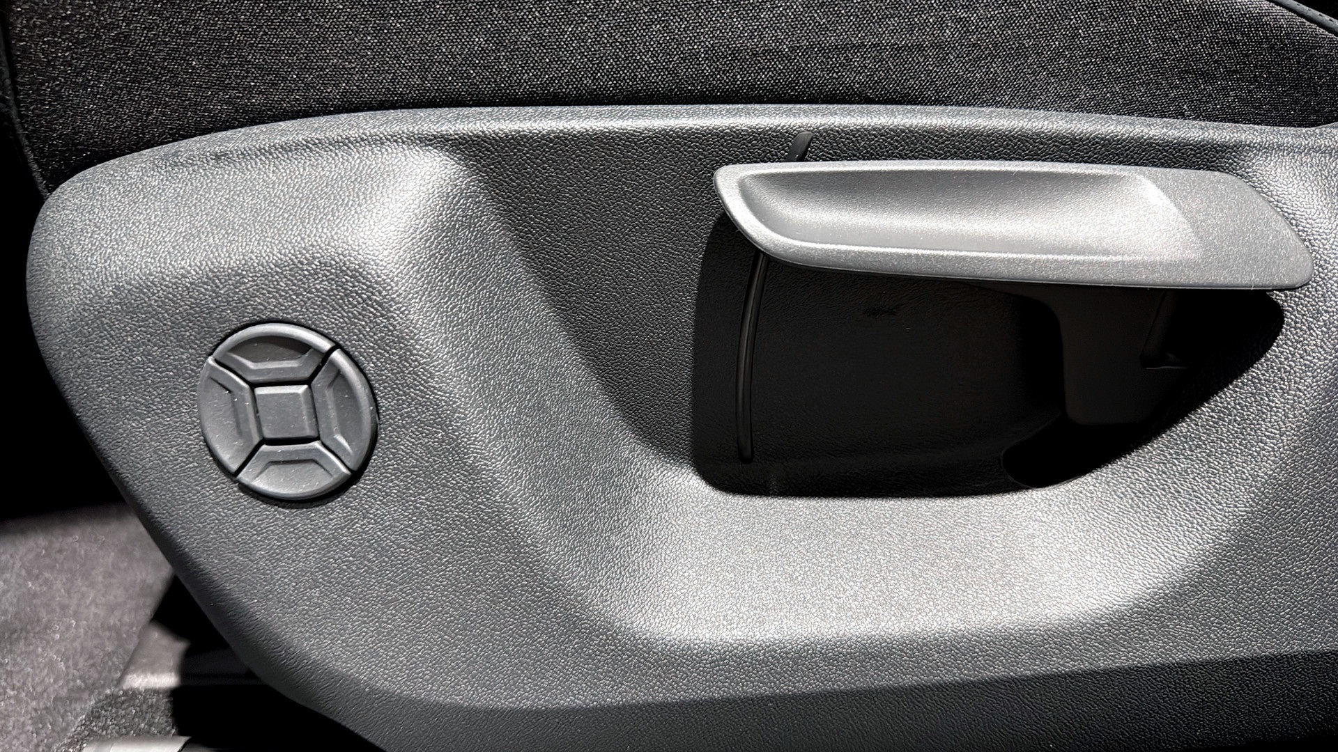 Volkswagen Tiguan AHJ67R