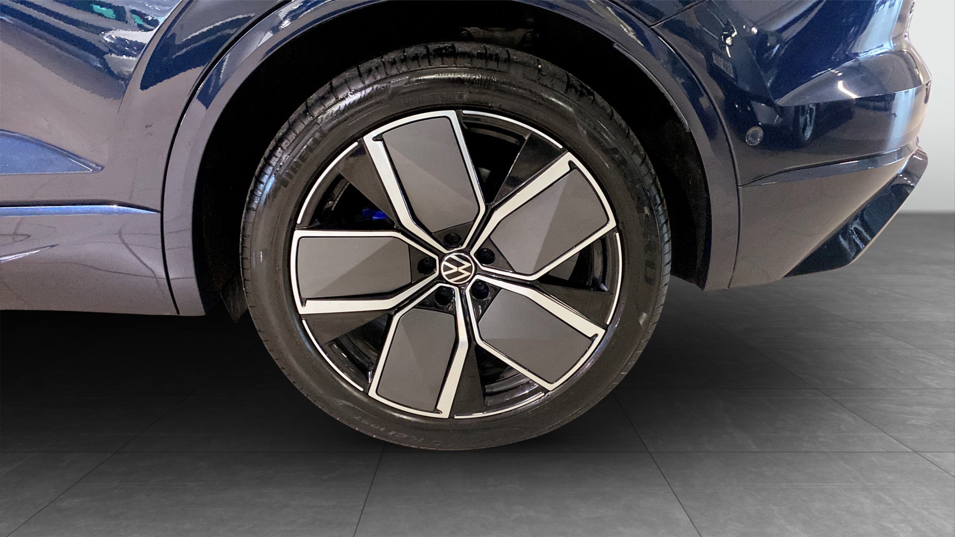 Volkswagen Touareg AHM81Z