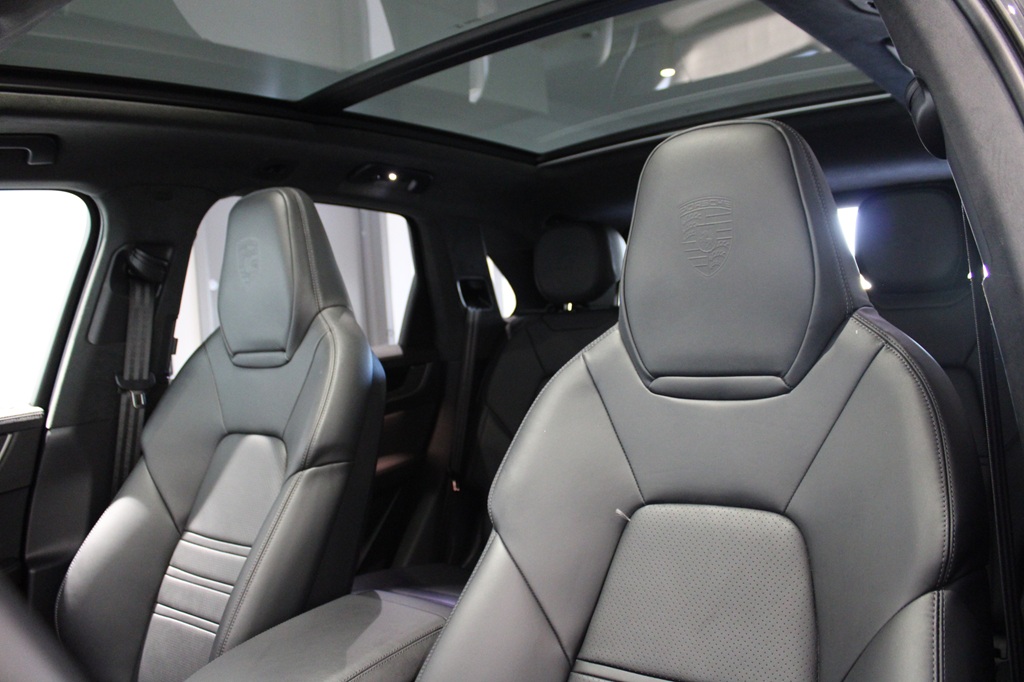Porsche Cayenne AJA76L