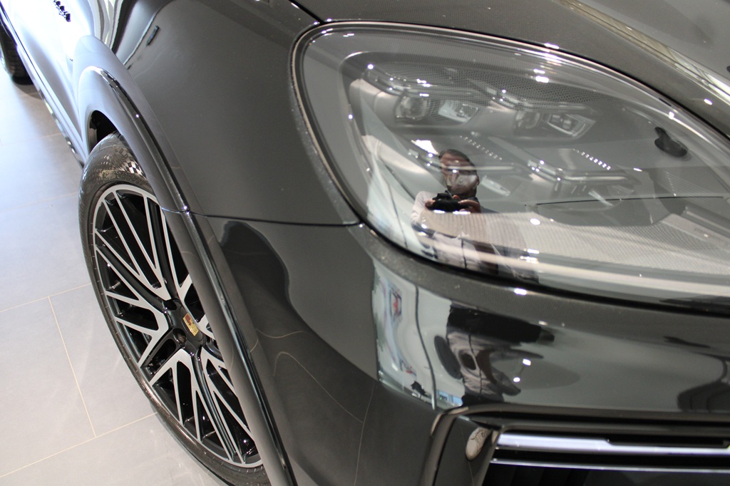Porsche Cayenne AJA76L