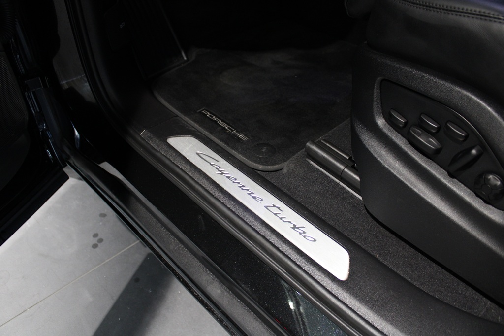 Porsche Cayenne AJA76L