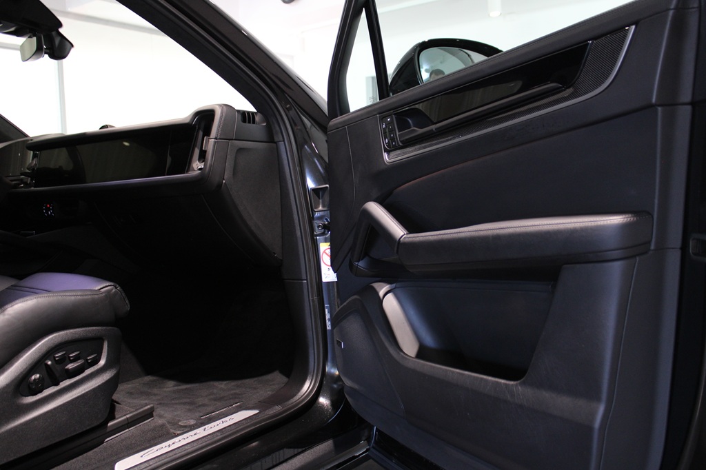 Porsche Cayenne AJA76L