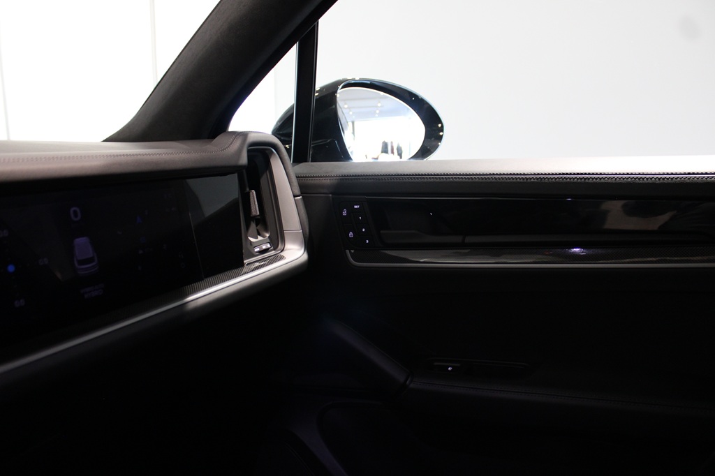 Porsche Cayenne AJA76L