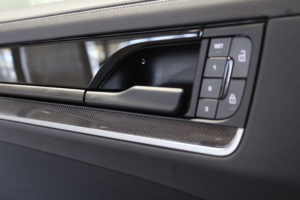 Porsche Cayenne AJA76L
