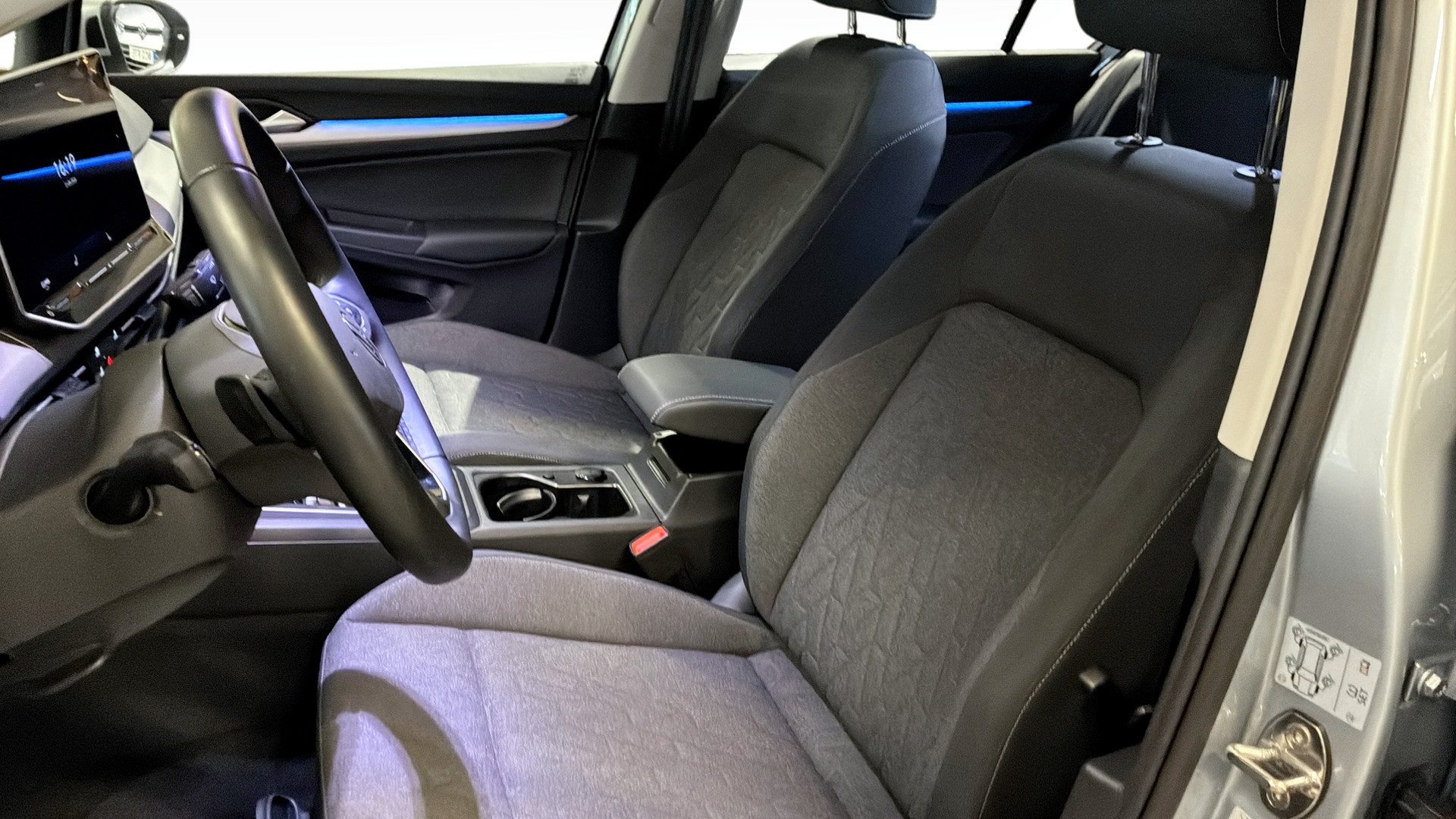 Volkswagen Golf AJB84P