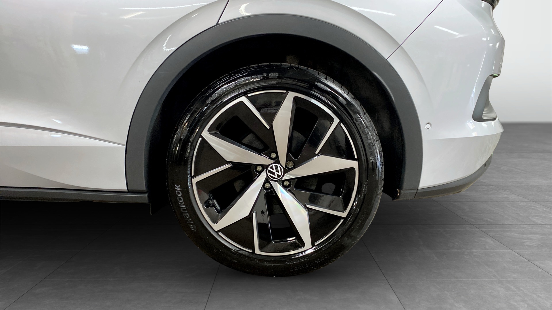 Volkswagen ID.4 AJH81M