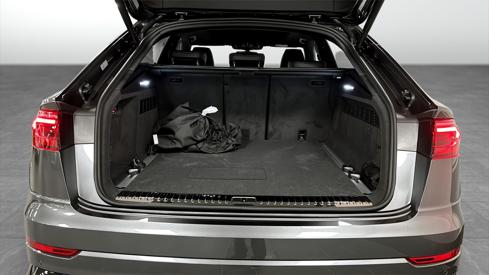Audi Q8 AJL29D
