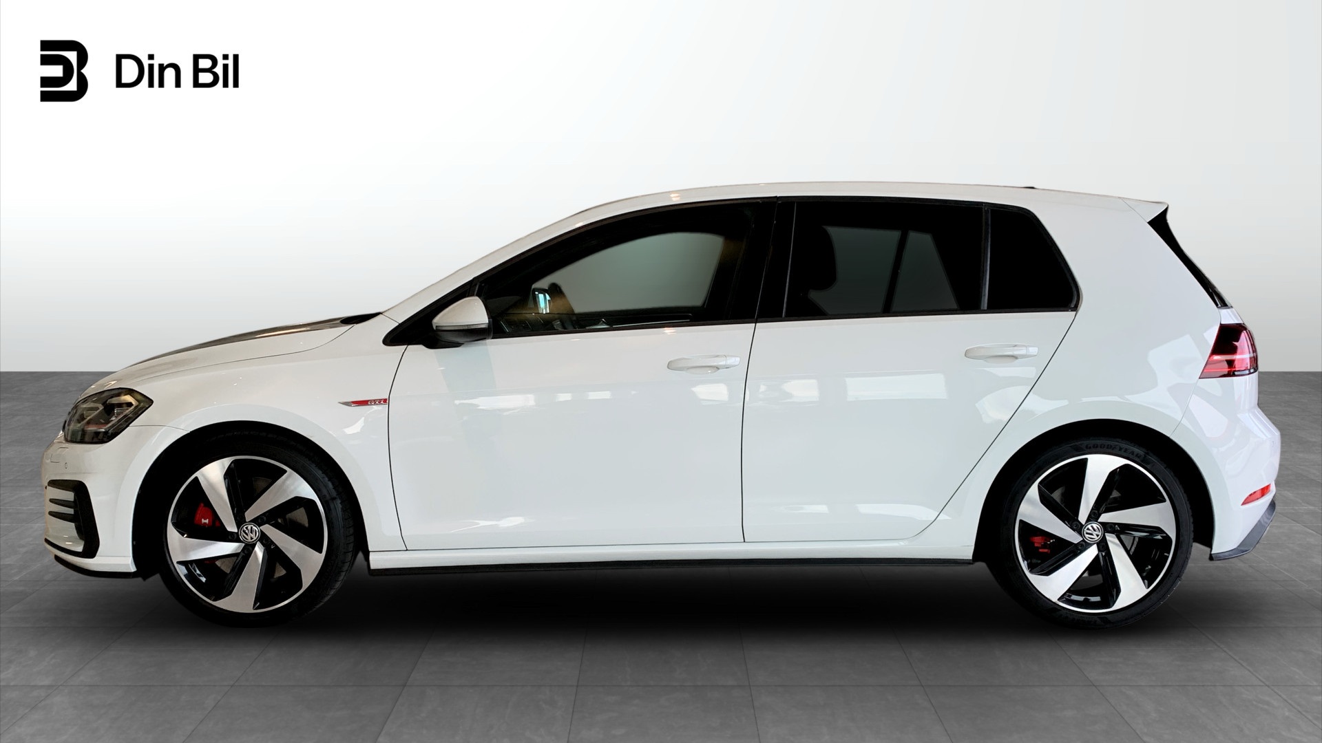 Volkswagen Golf AKG701