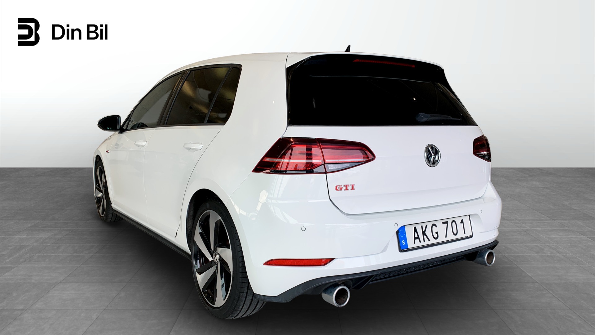 Volkswagen Golf AKG701