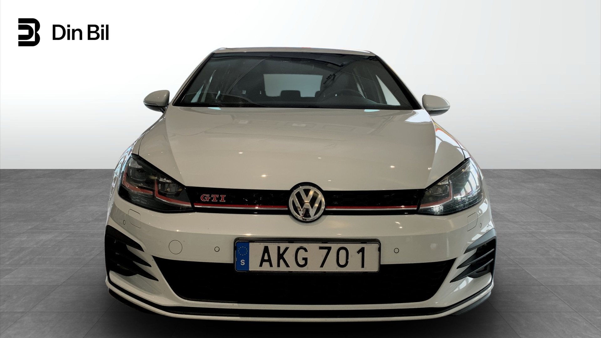 Volkswagen Golf AKG701