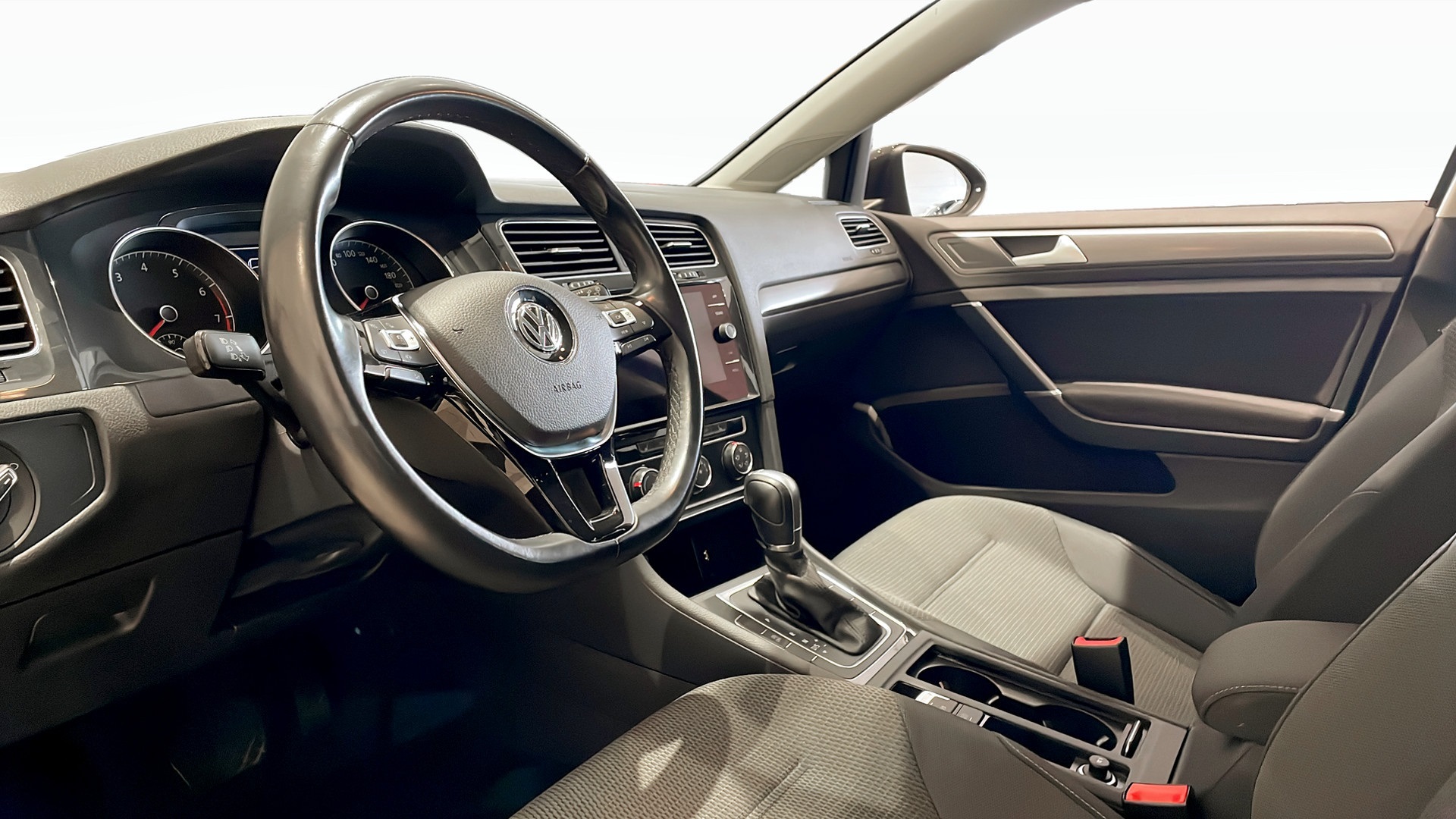Volkswagen Golf AKL93M
