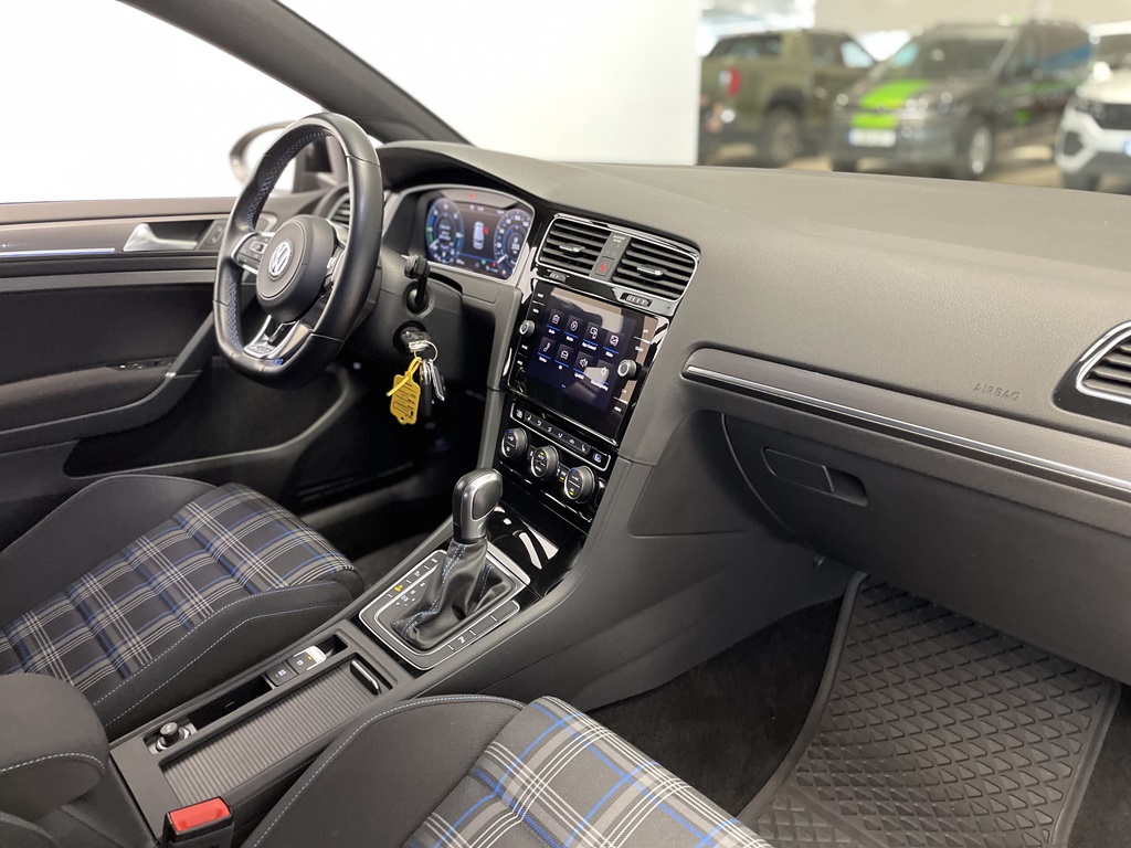 Volkswagen Golf AKP62T