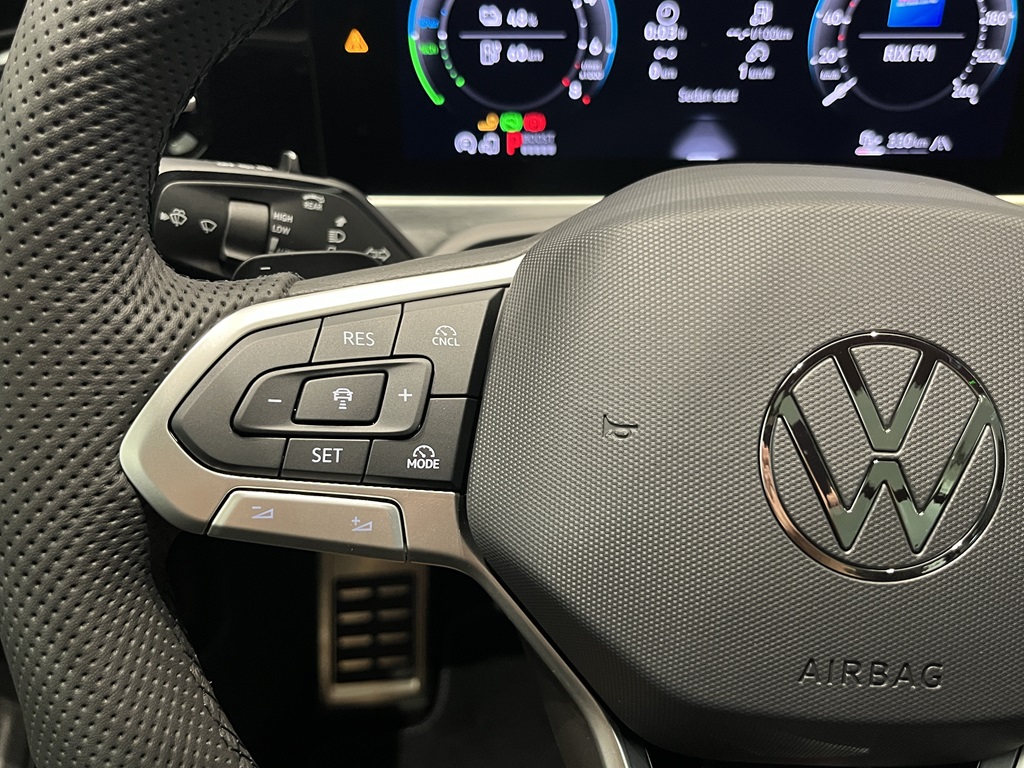 Volkswagen Passat ALM82K