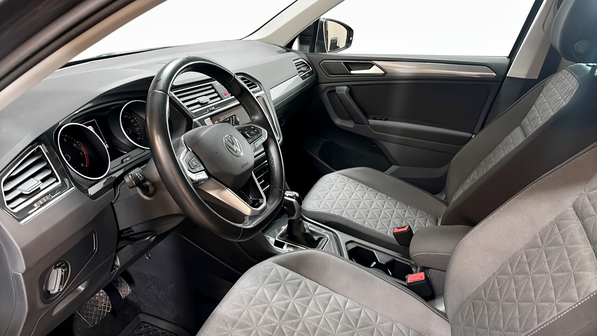 Volkswagen Tiguan ANG62R