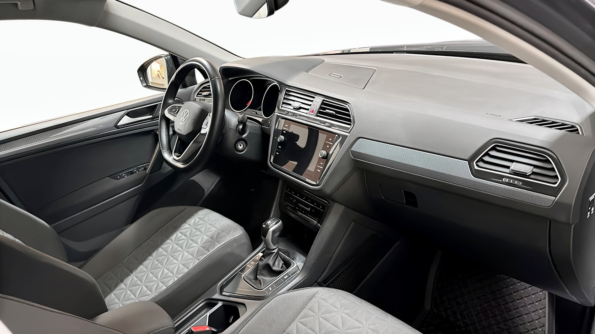 Volkswagen Tiguan ANG62R