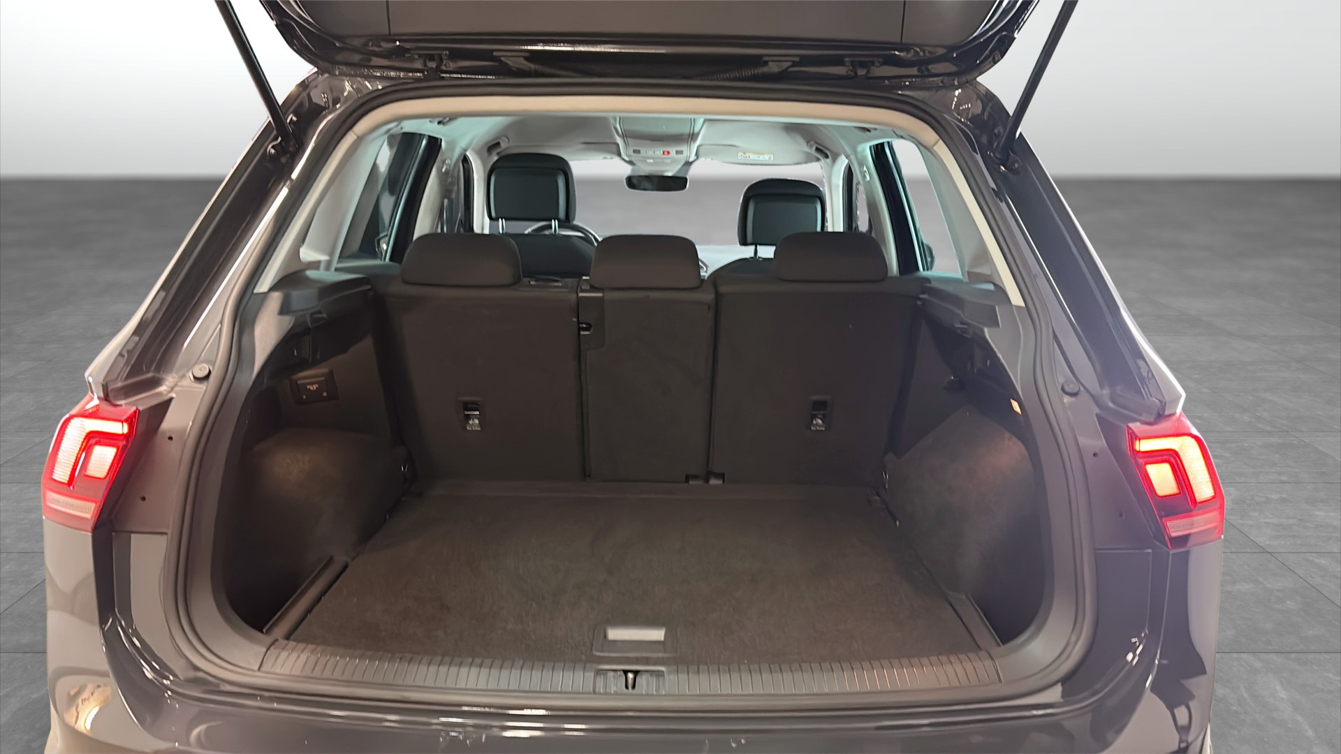 Volkswagen Tiguan ANG62R