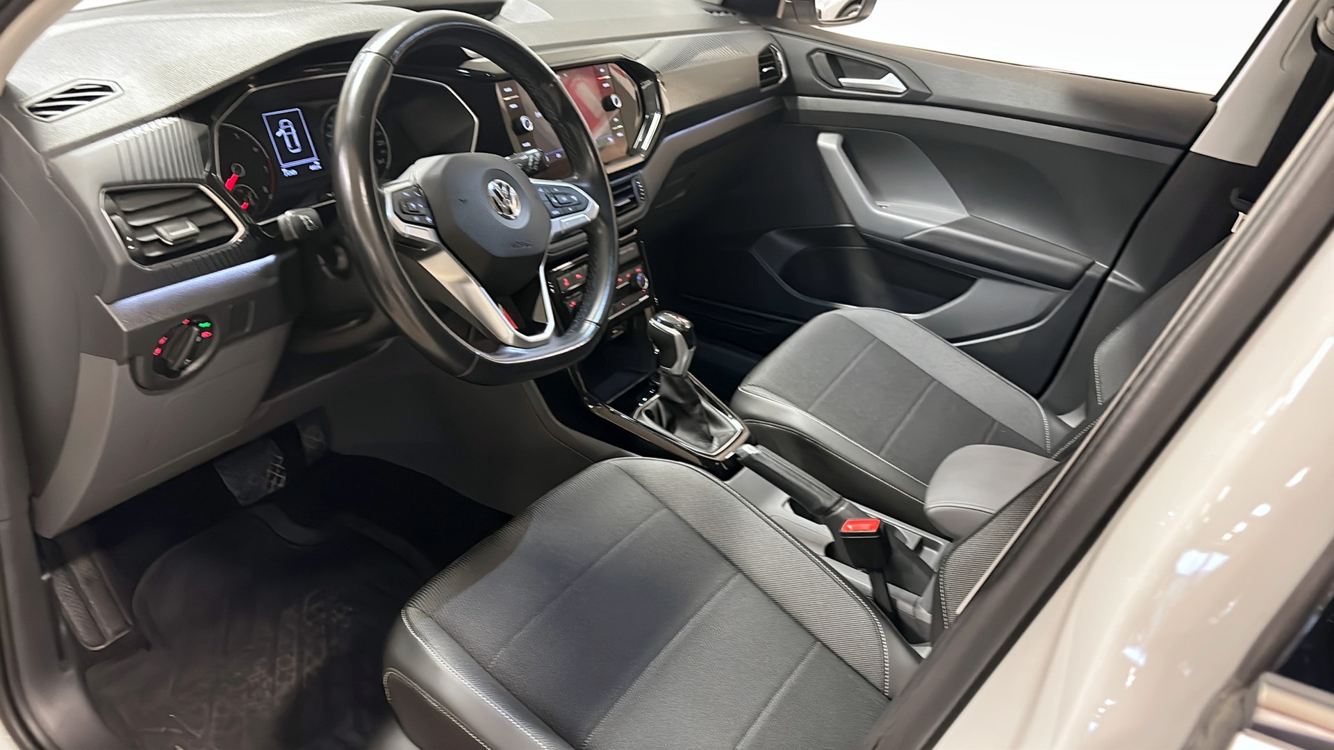 Volkswagen T-Cross ANH62A