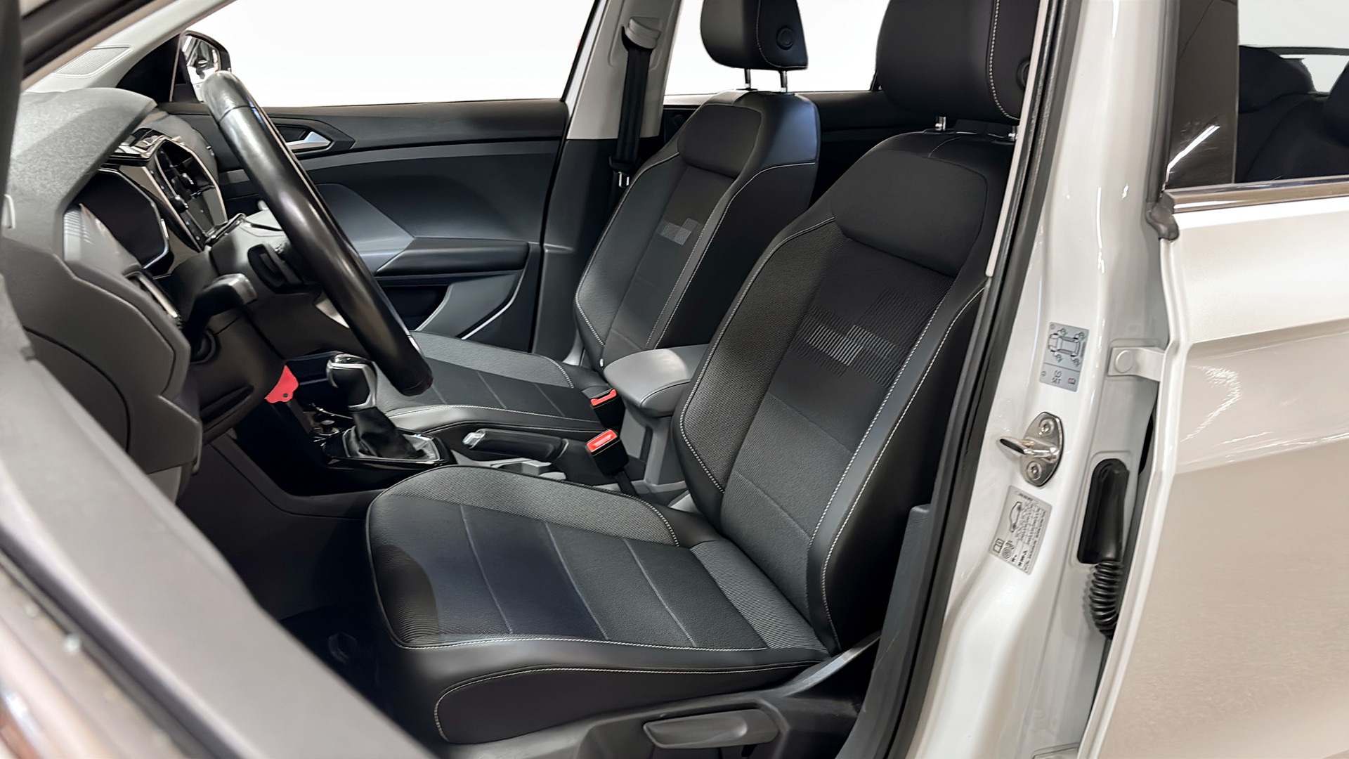 Volkswagen T-Cross ANH62A