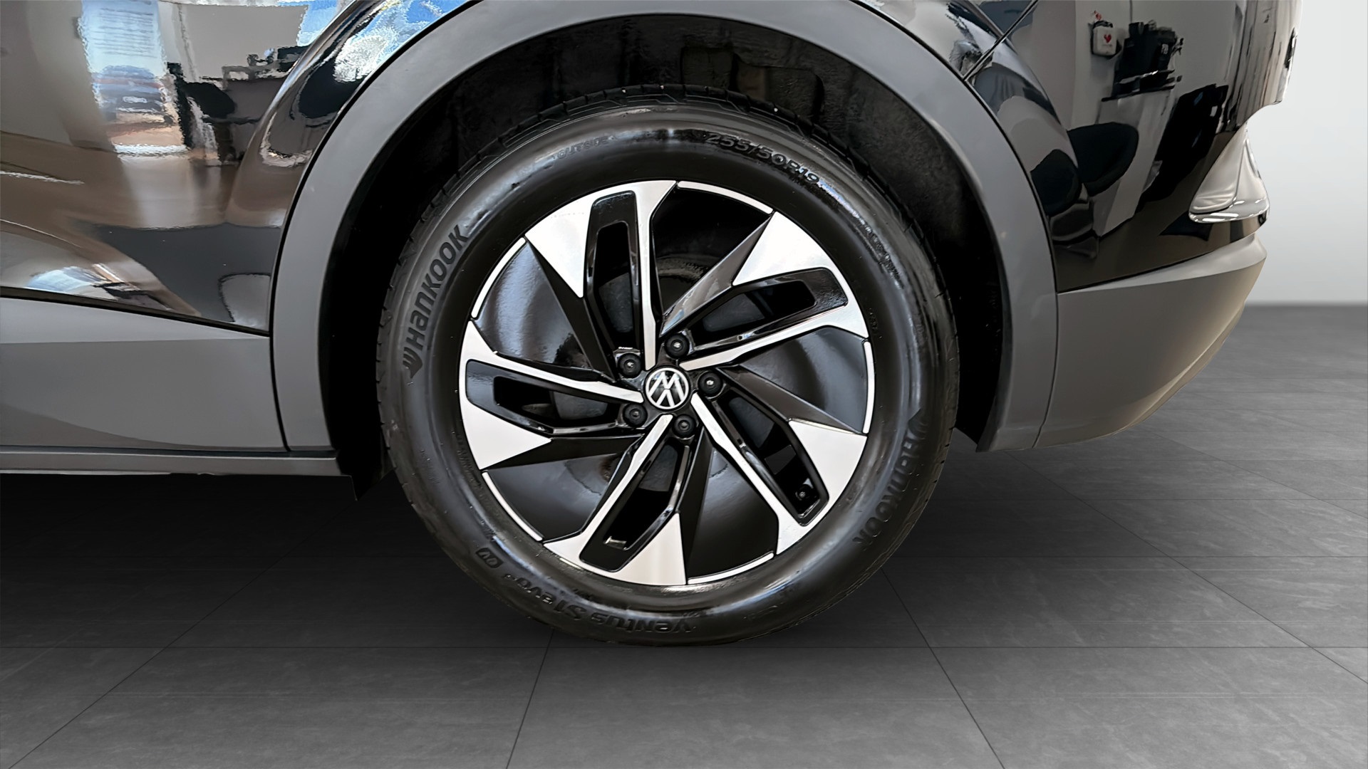 Volkswagen ID.4 AOG81D