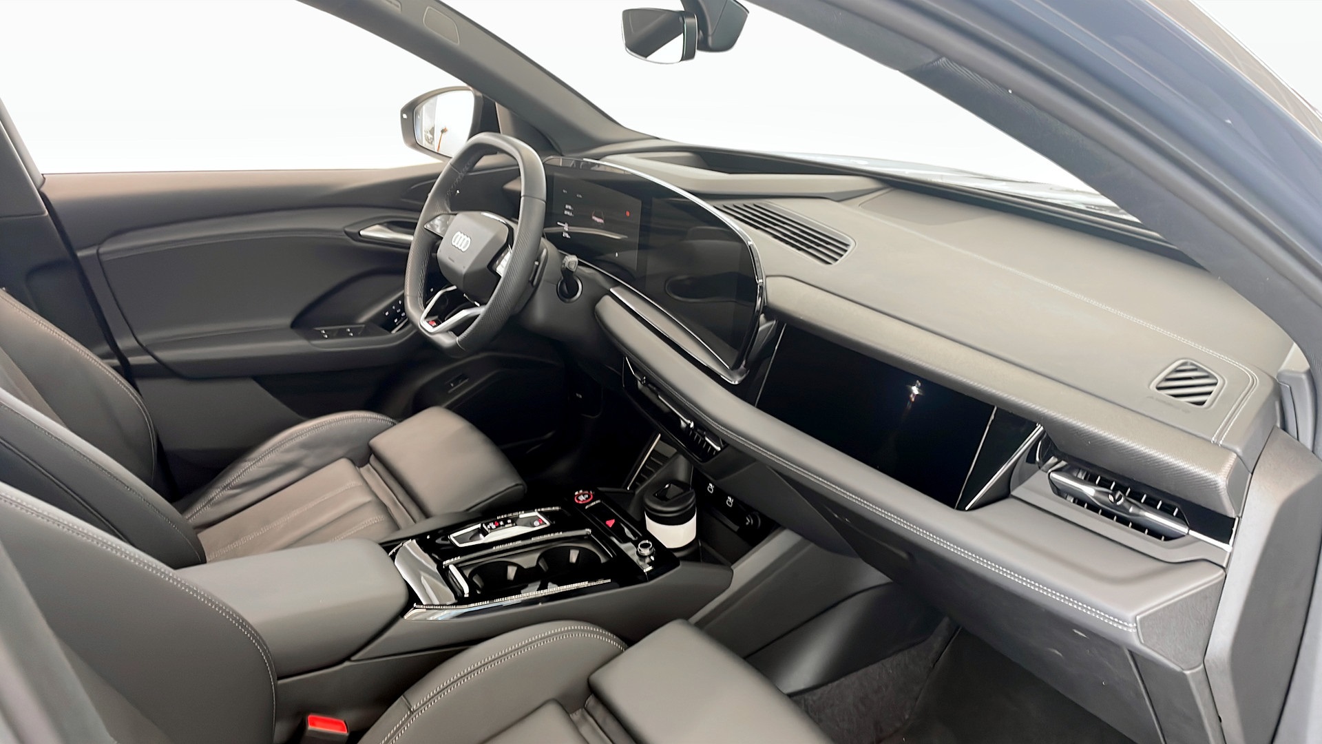 Audi SQ6 e-tron AOJ65T