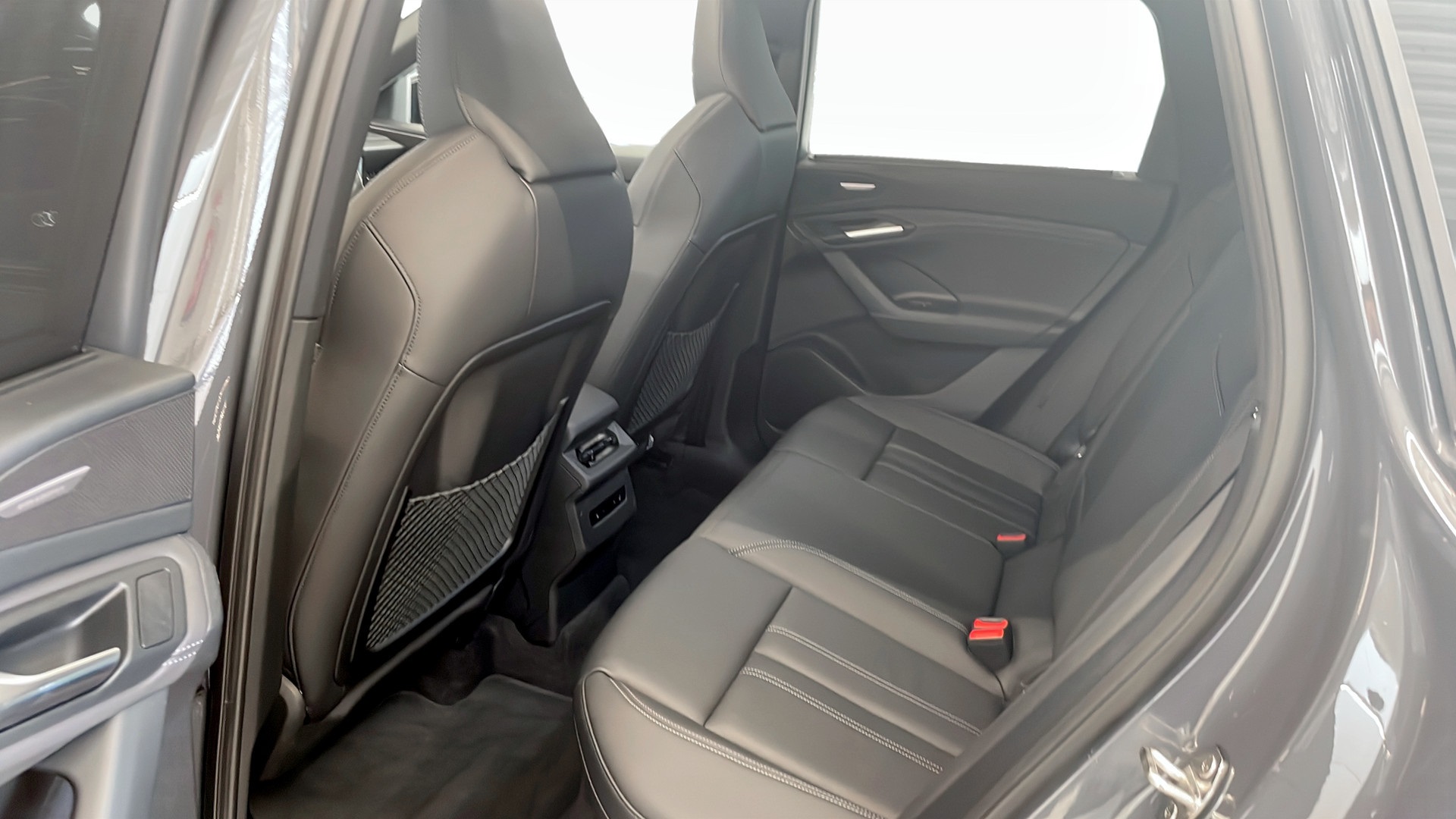 Audi SQ6 e-tron AOJ65T
